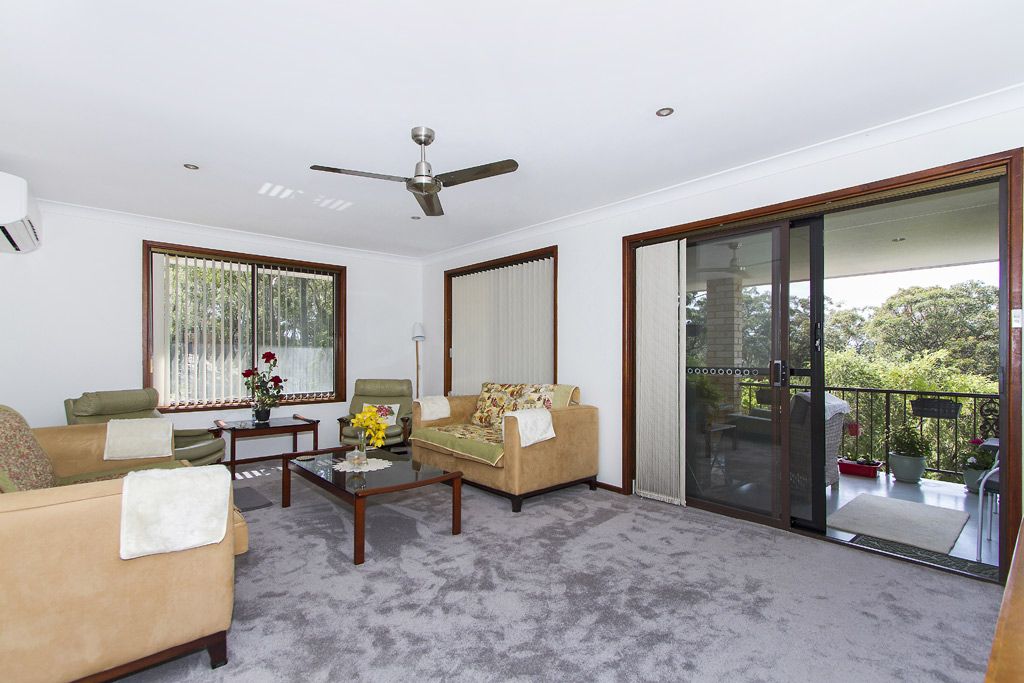 9 Tallarook Close, Toronto, NSW 2283