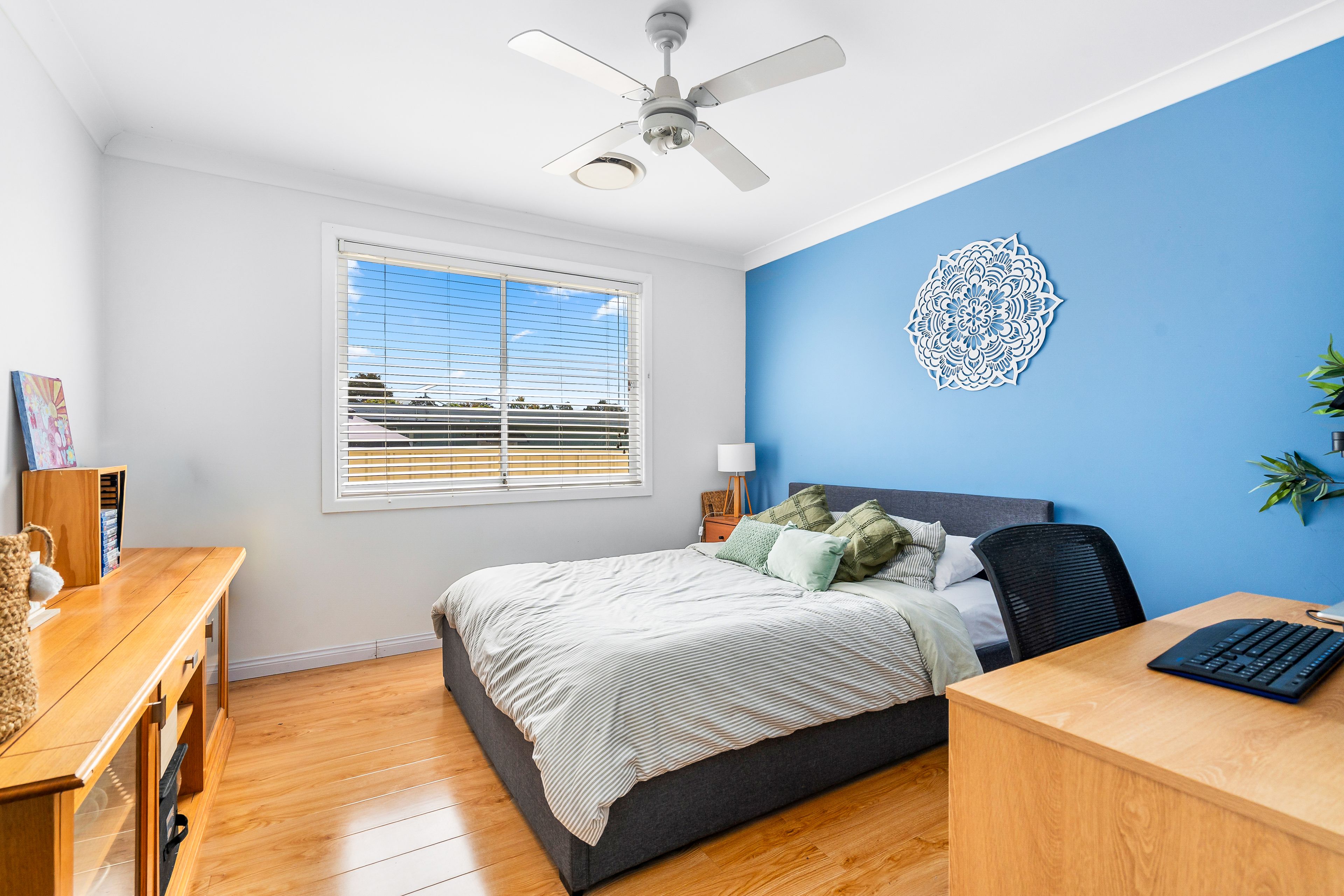15 Ainslie Street — photo 7 of 9