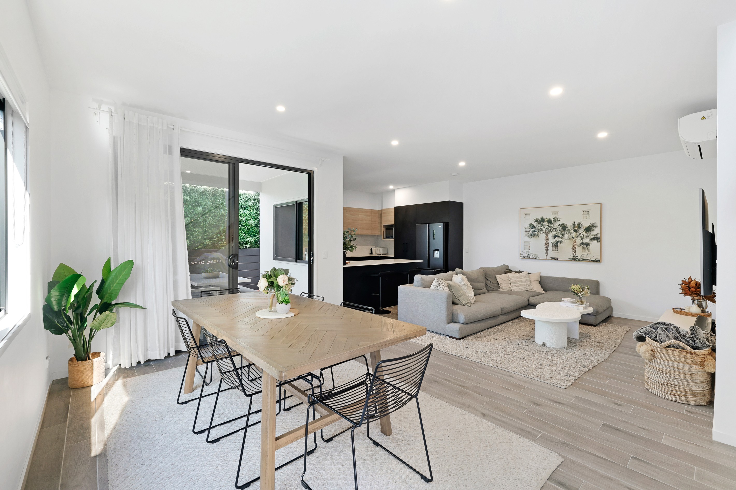 6/156 Whiting Street, Labrador, QLD 4215