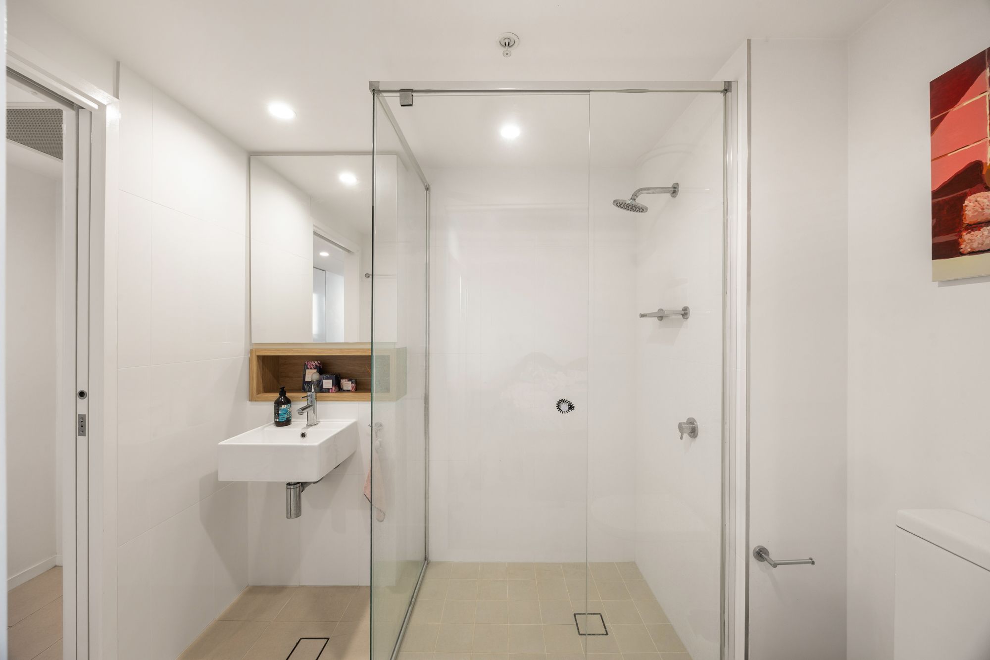 301/42 Wyandra Street — photo 12 of 14