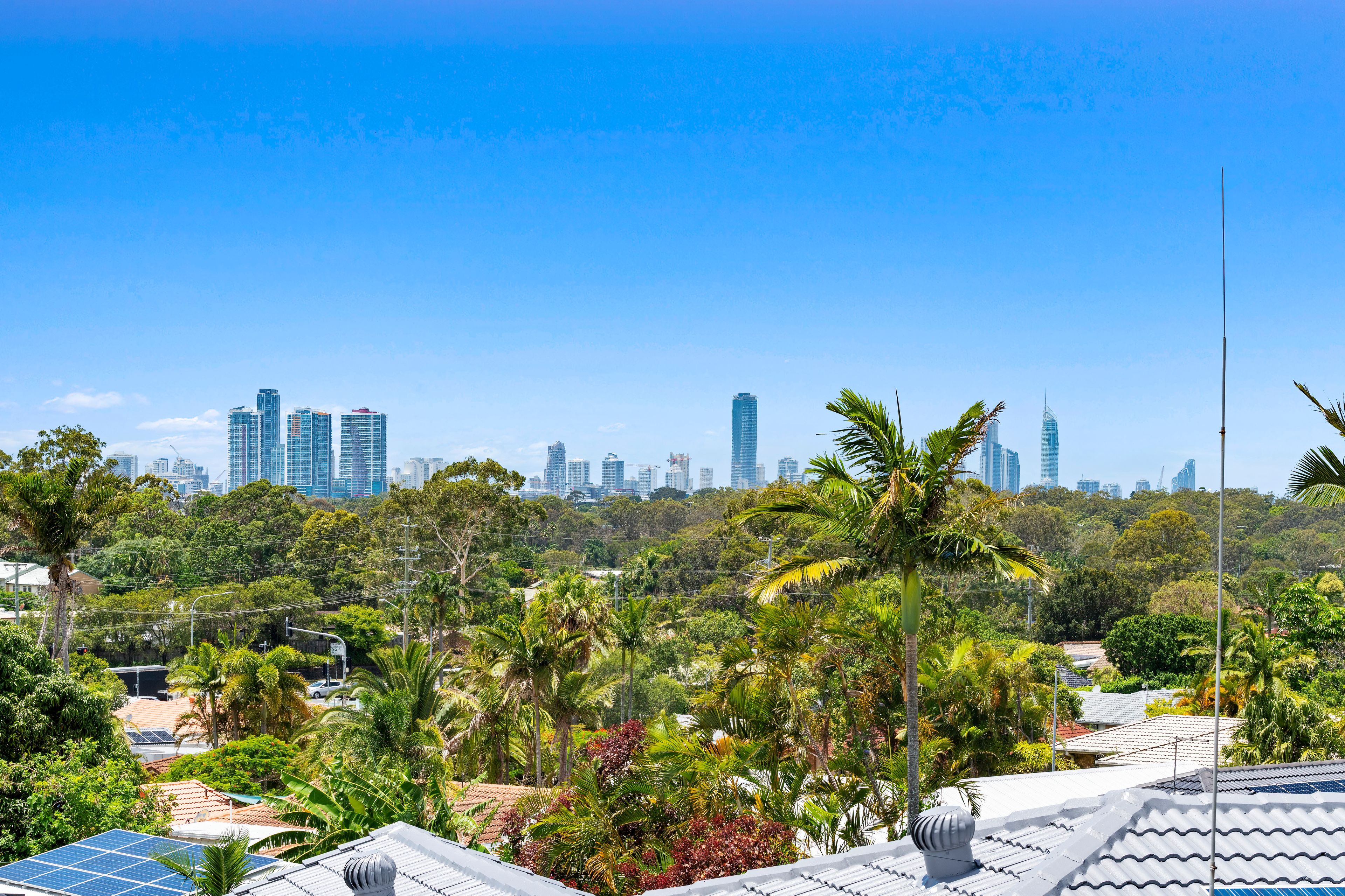14 Carrumbella Drive, Arundel QLD 4214
