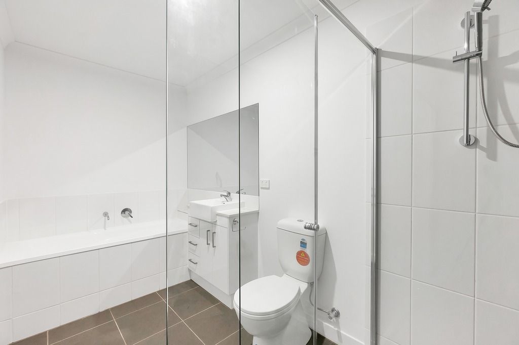 2 Fragrance Terrace, Manor Lakes, VIC 3024