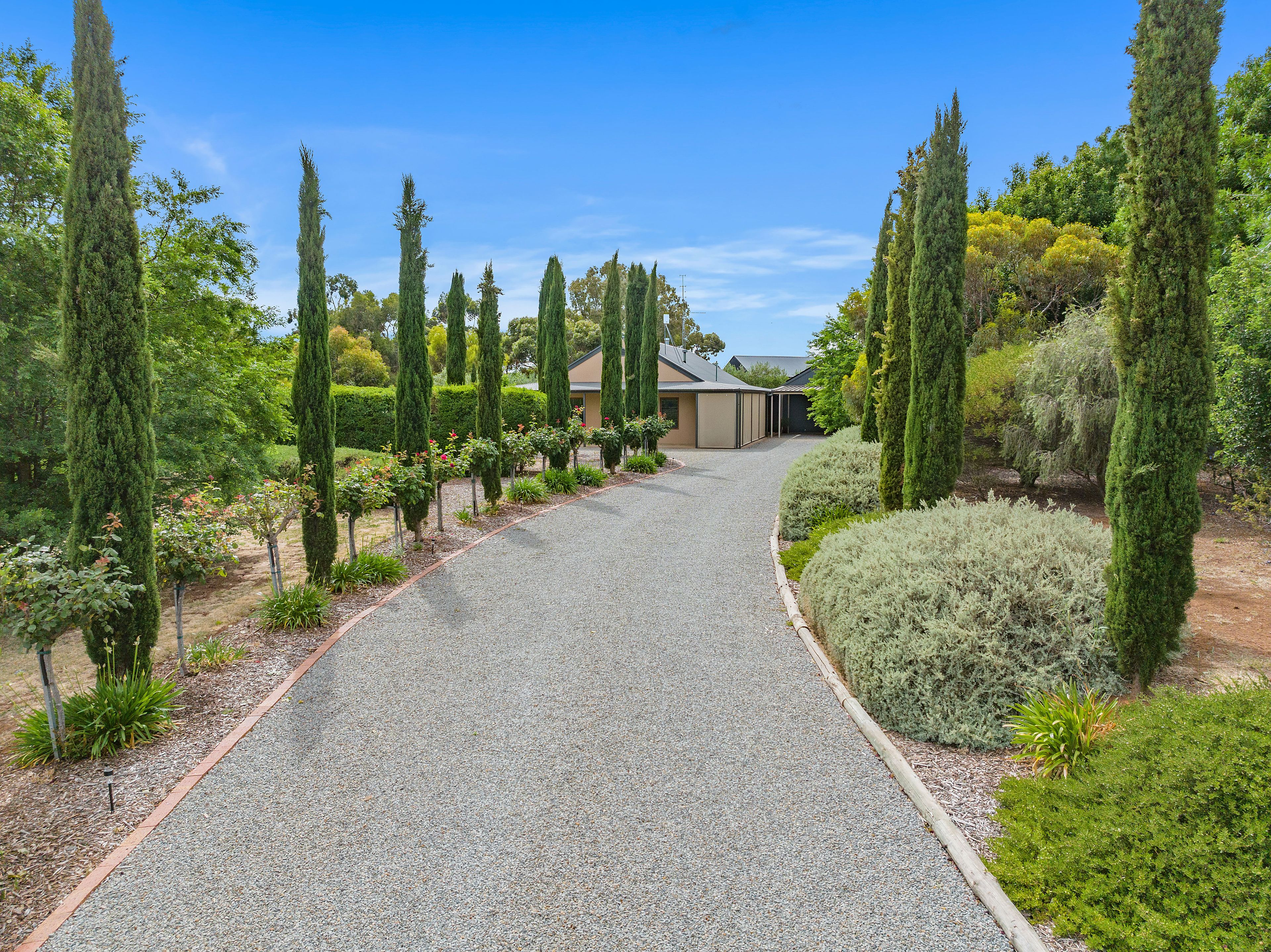 16 Burra Street, Mintaro, SA 5415