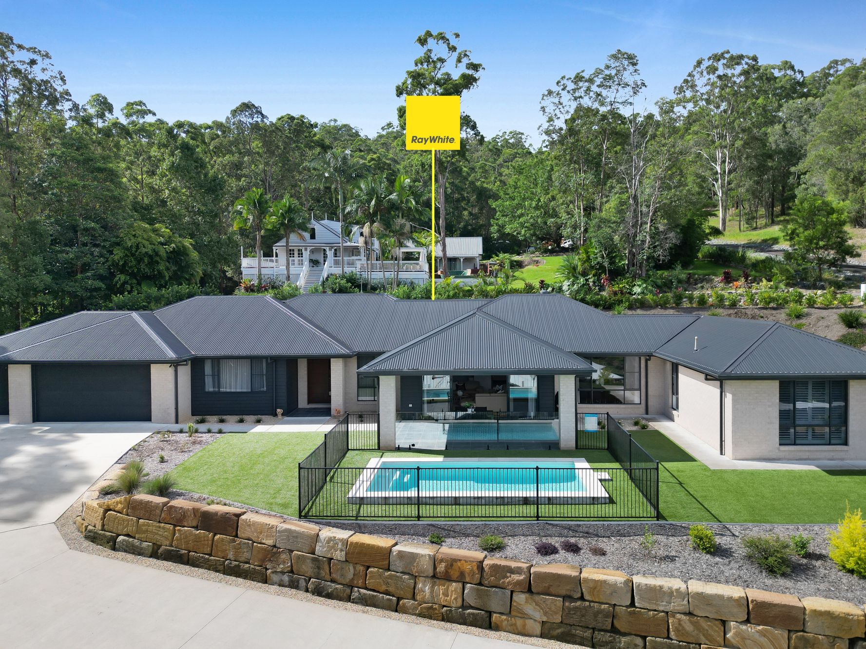 2/37 Hersden Court, Bonogin, QLD 4213