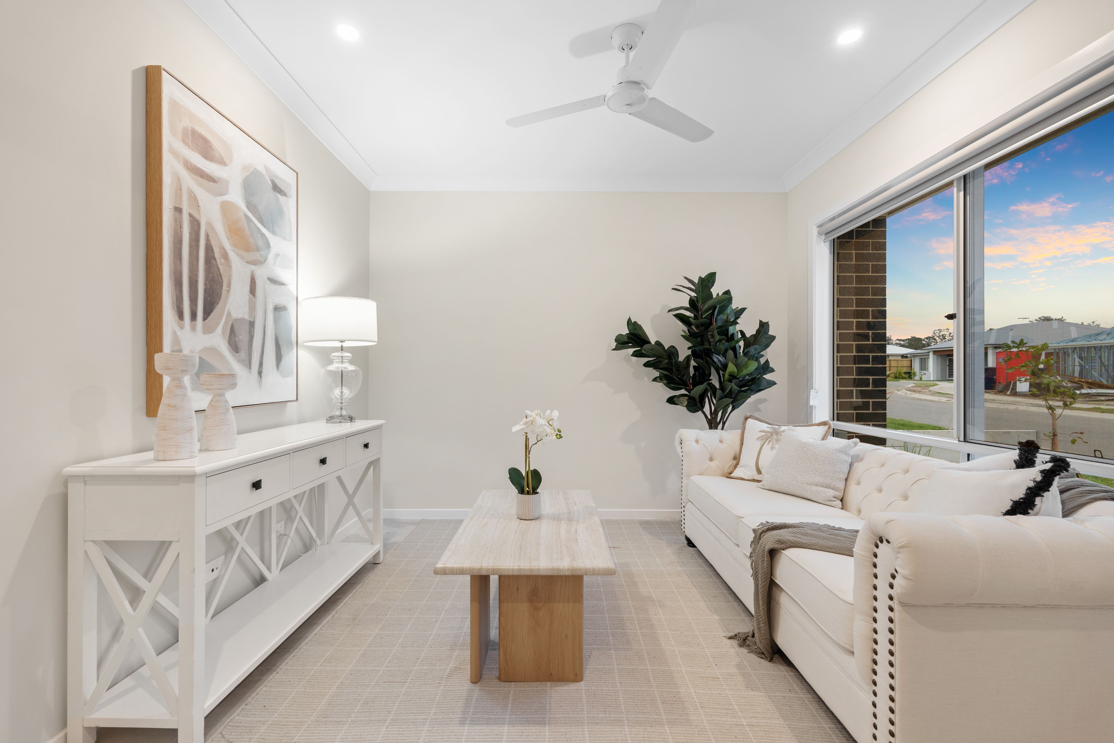 48 Suncrest Mews — photo 4 of 28
