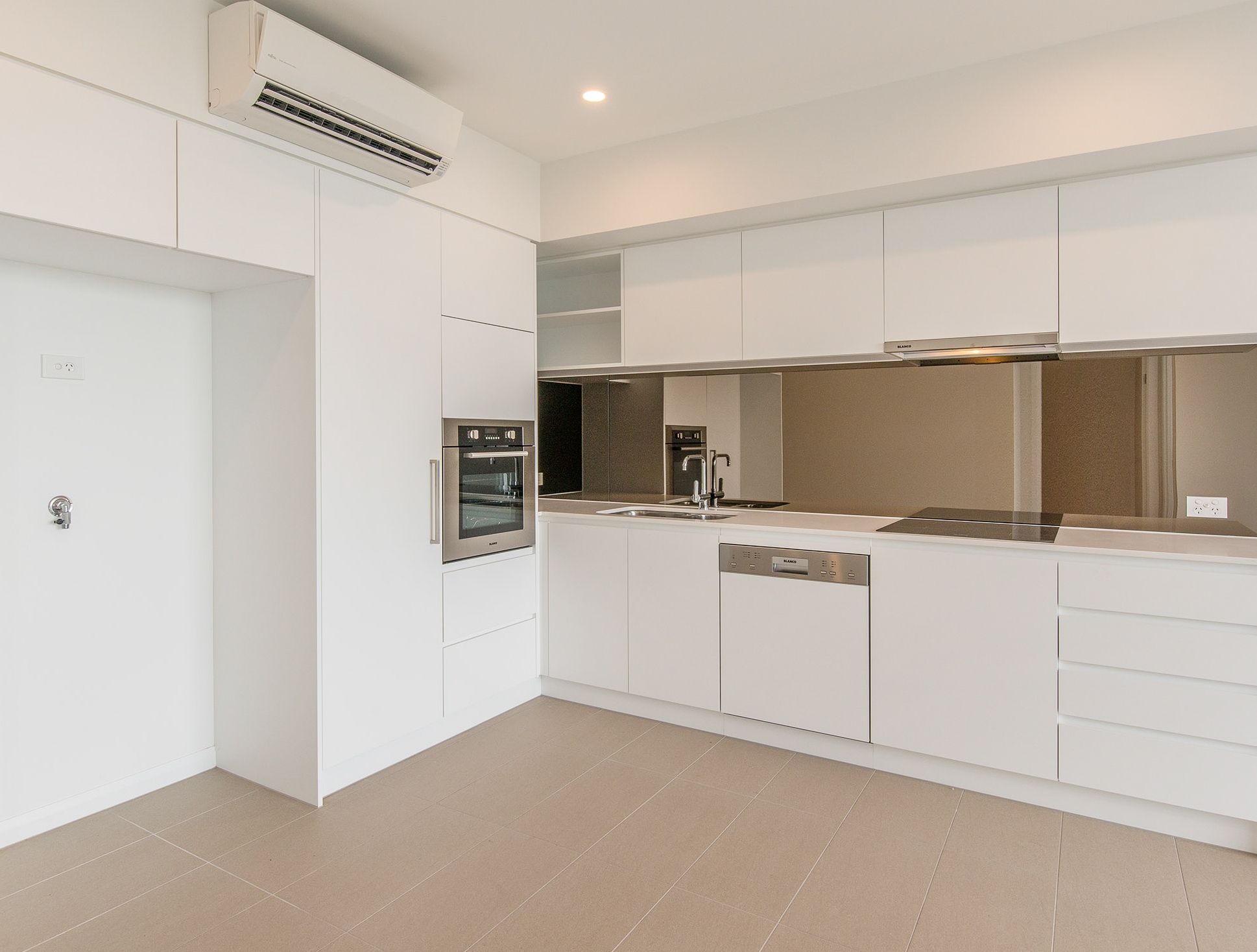 11304/300 Old Cleveland Road, Coorparoo, QLD 4151