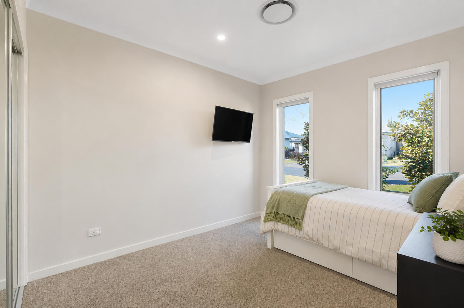 8 Follett Street — photo 5 of 18
