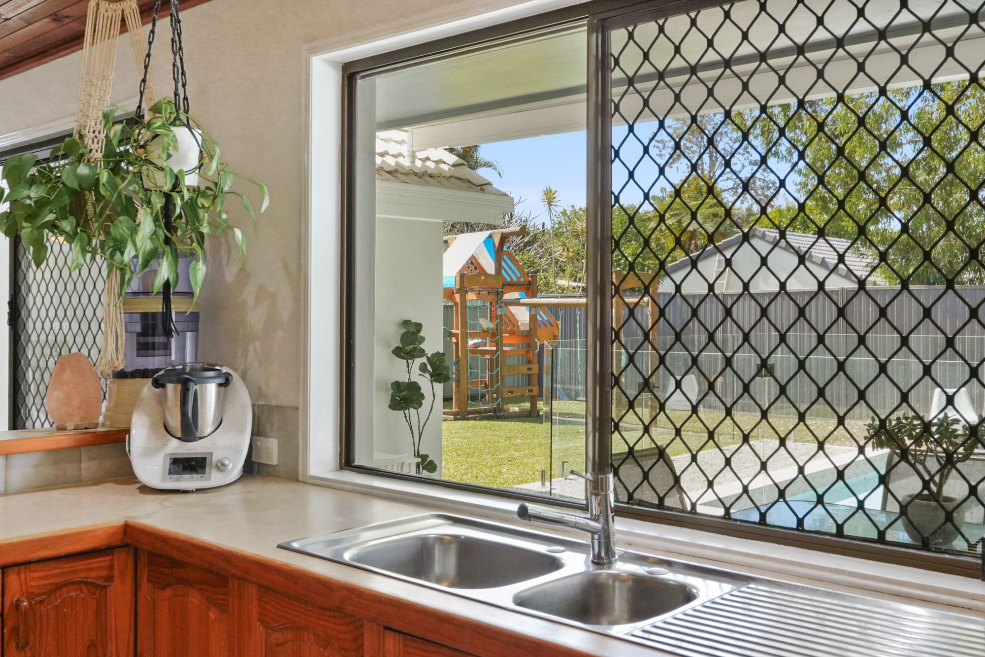 6 Cottesloe Drive — photo 5 of 27