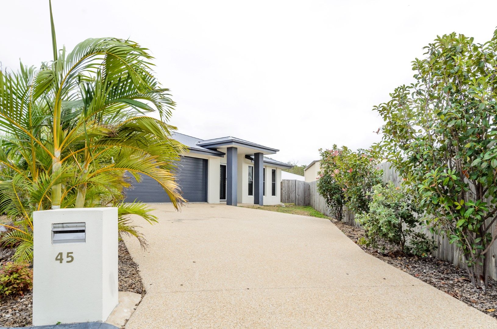 45 Woodland Court, Kirkwood, QLD 4680