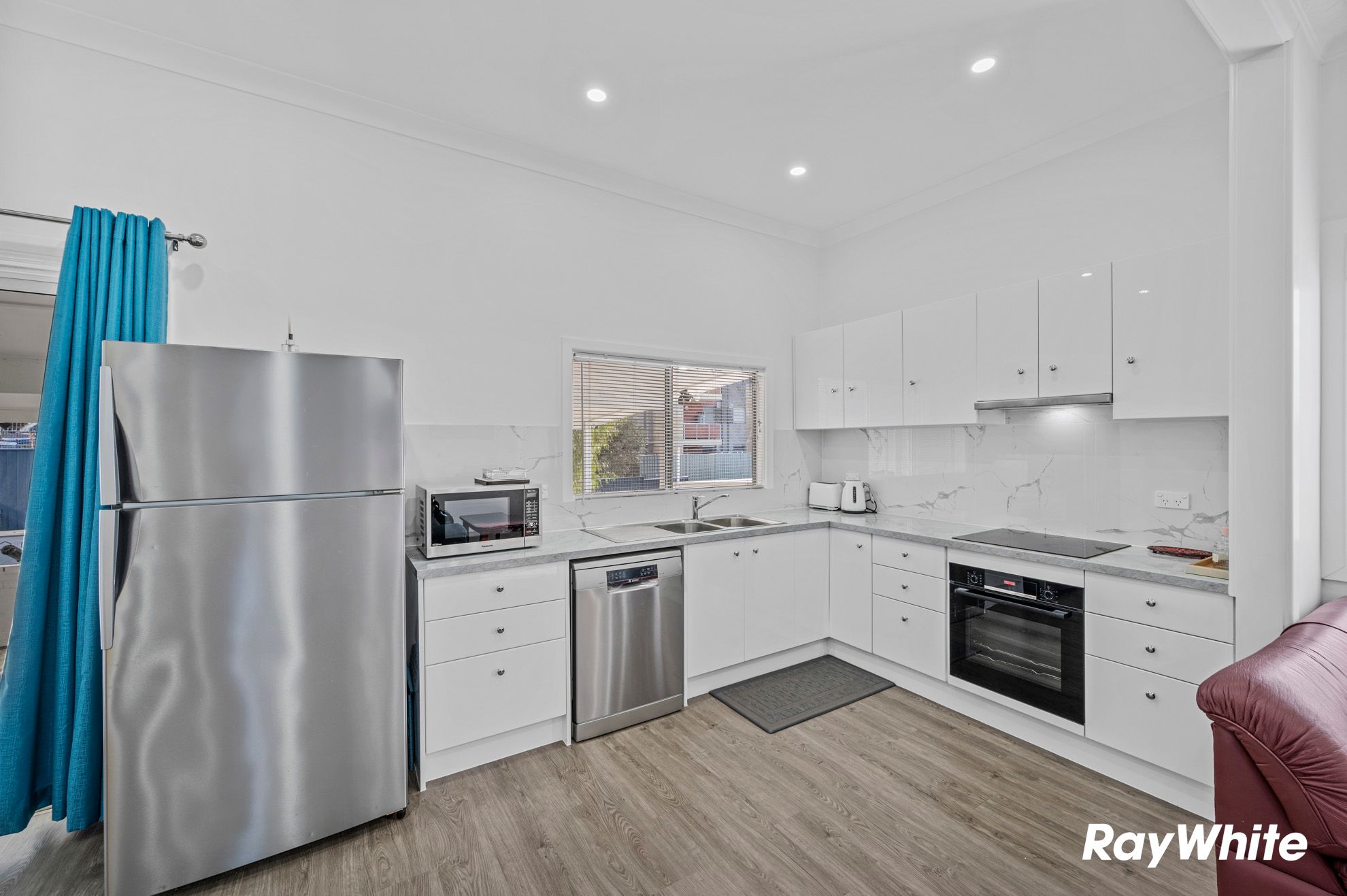 46-48 Orient Street — photo 3 of 30