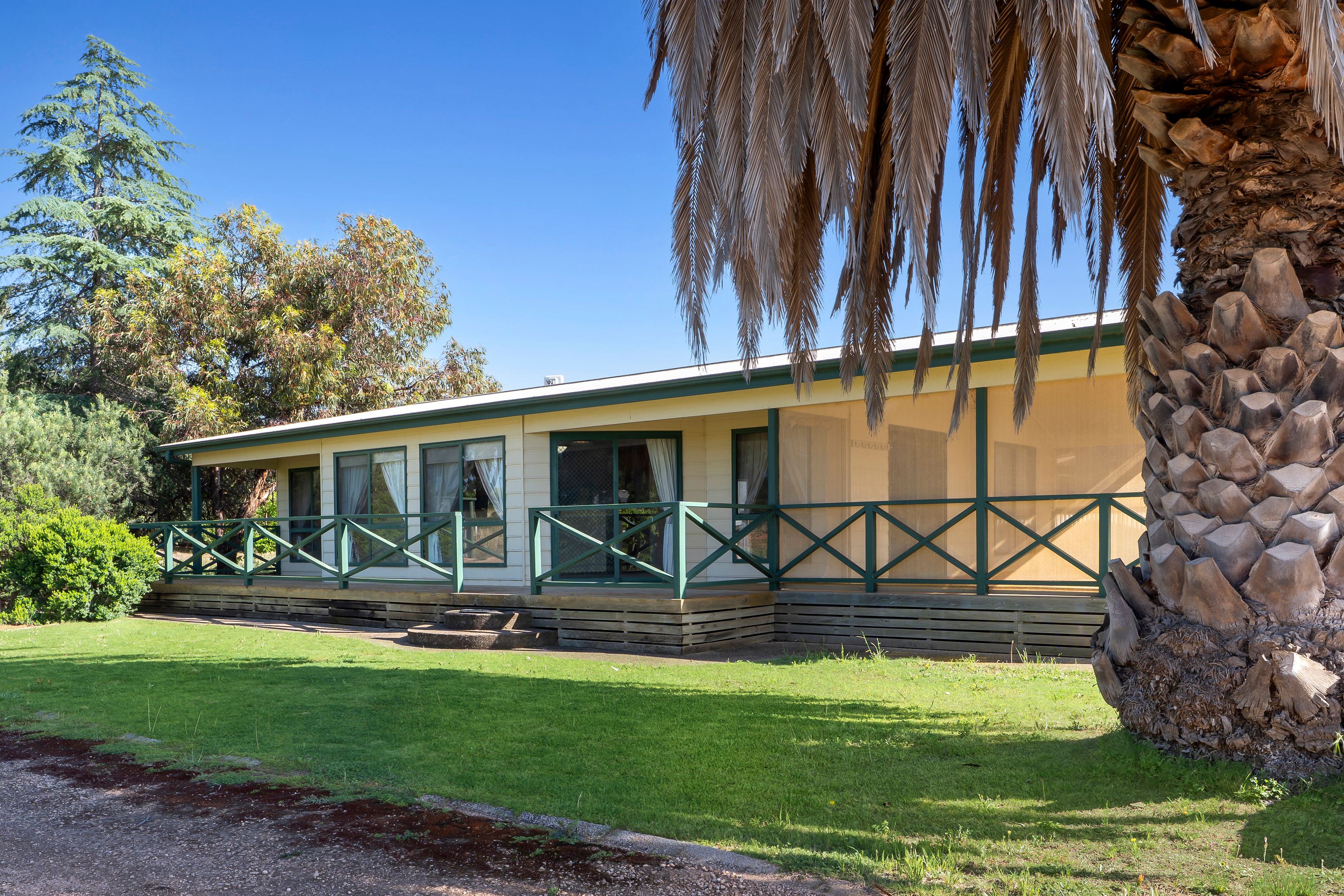 192 Old Cooltong Avenue — photo from Ray White Riverland