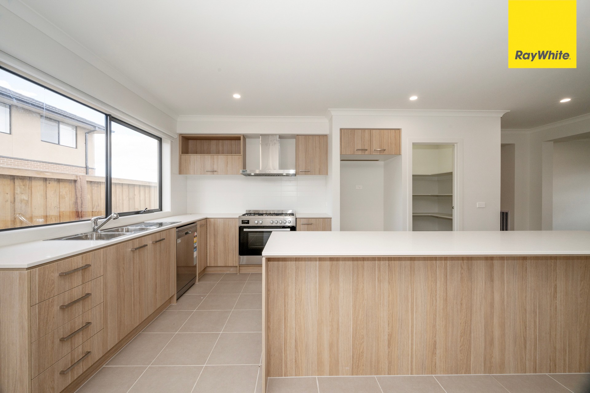 38 Mcculloch Street, Melton South, VIC 3338