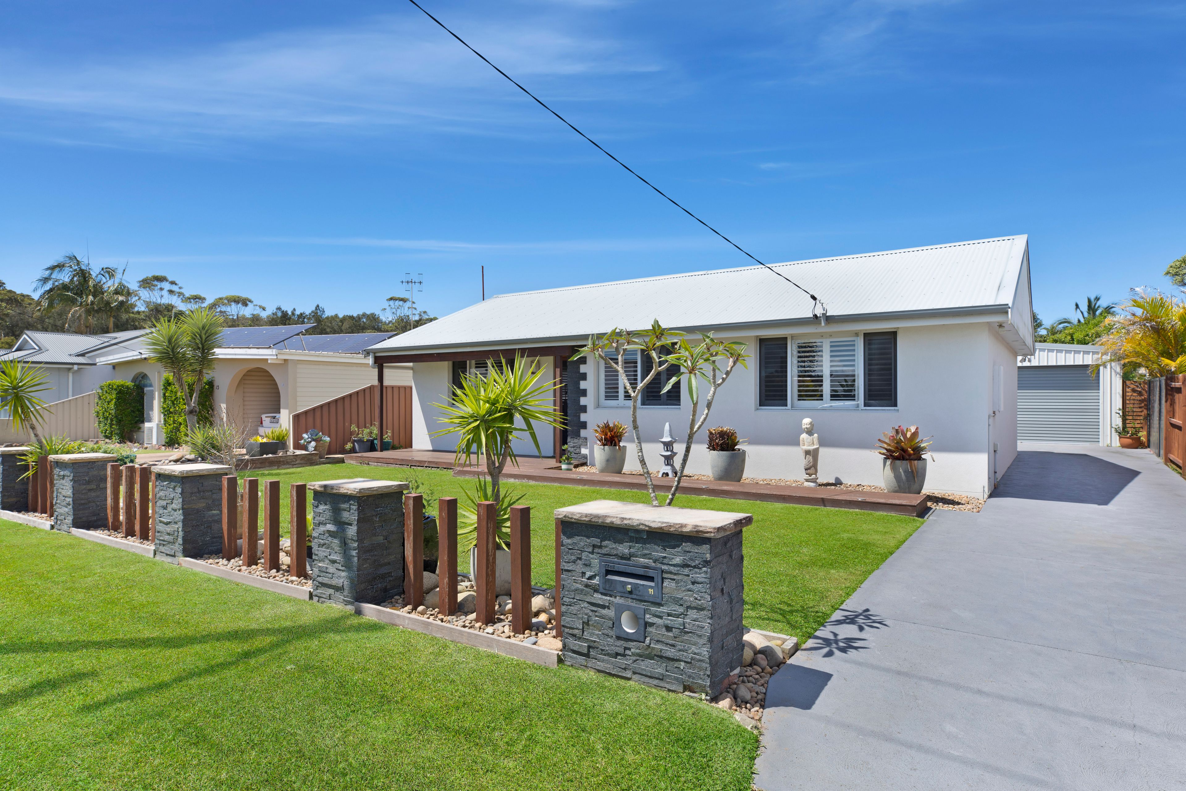 11 Elewa Avenue, Bateau Bay NSW 2261