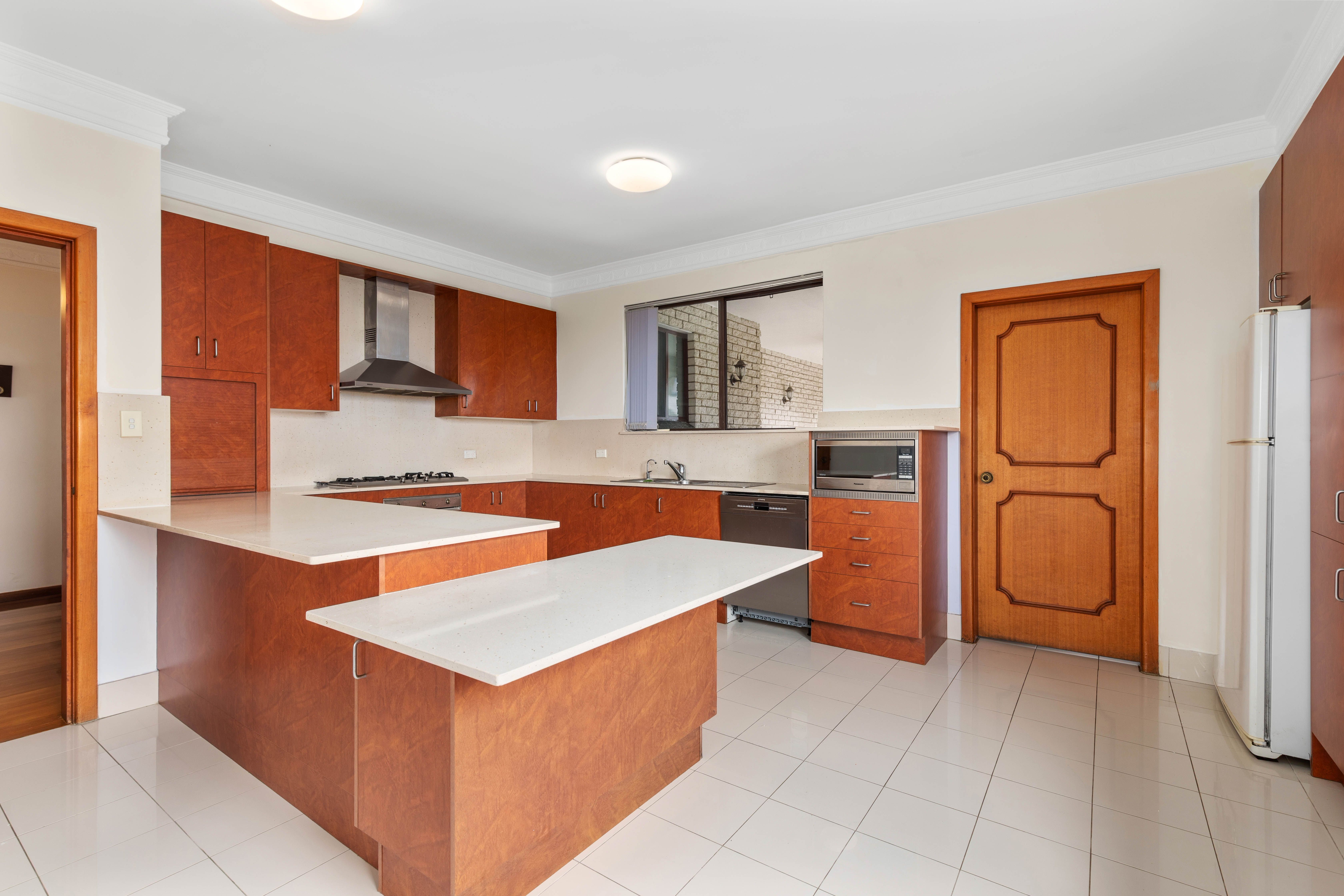 21 Bandain Avenue — photo 6 of 14