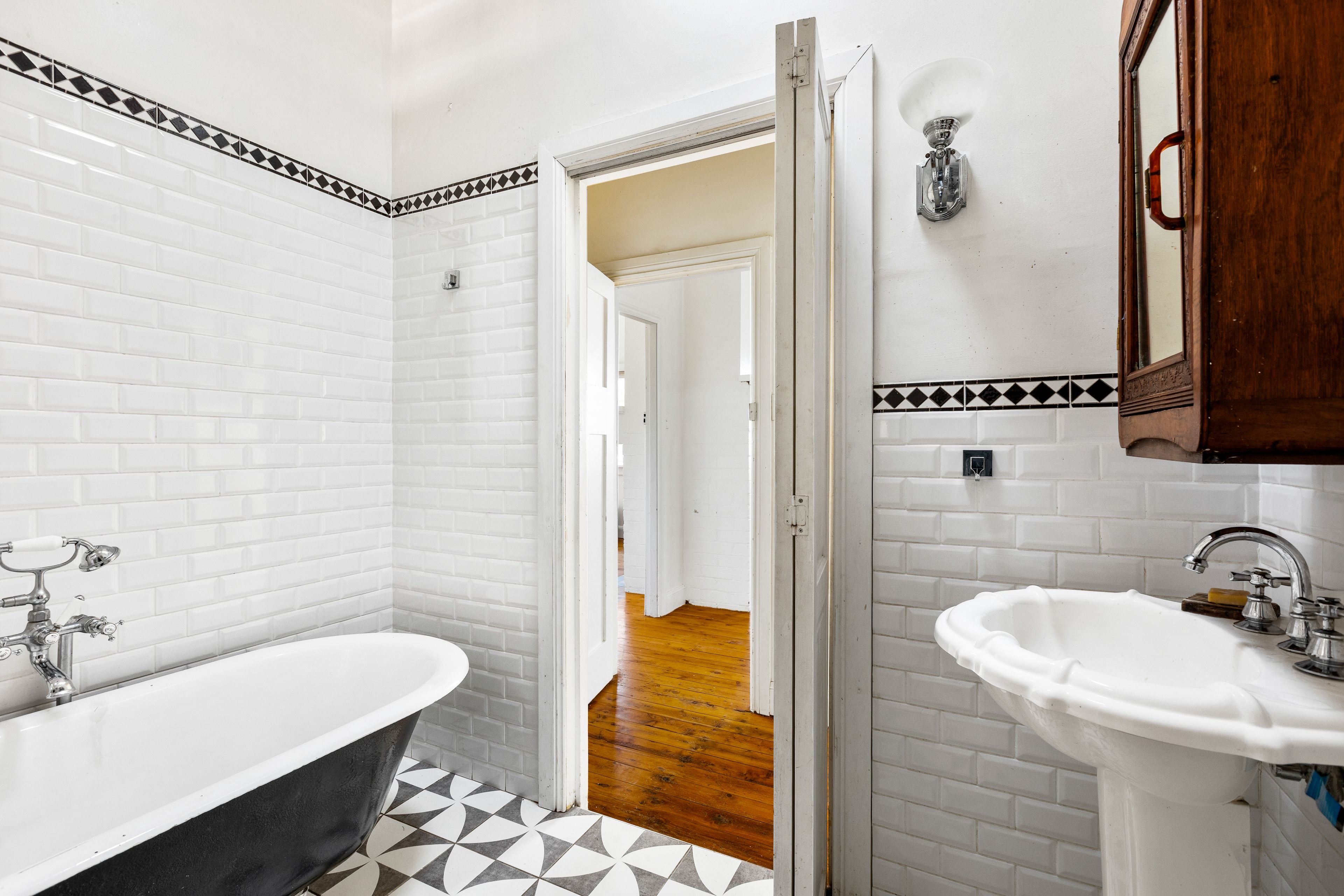 32 Shipley Road — photo 8 of 14