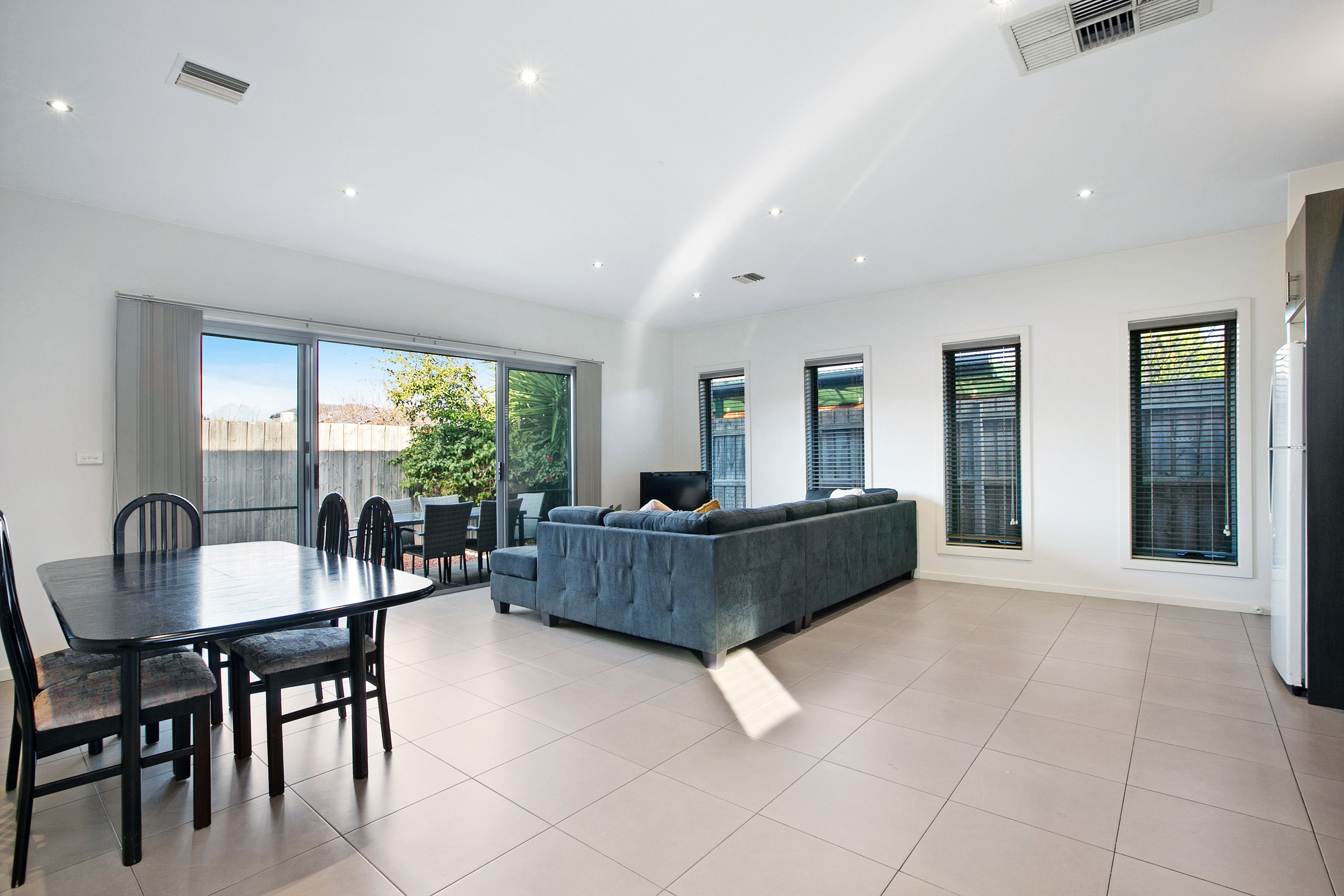 2/17 Central Avenue, Thomastown, VIC 3074