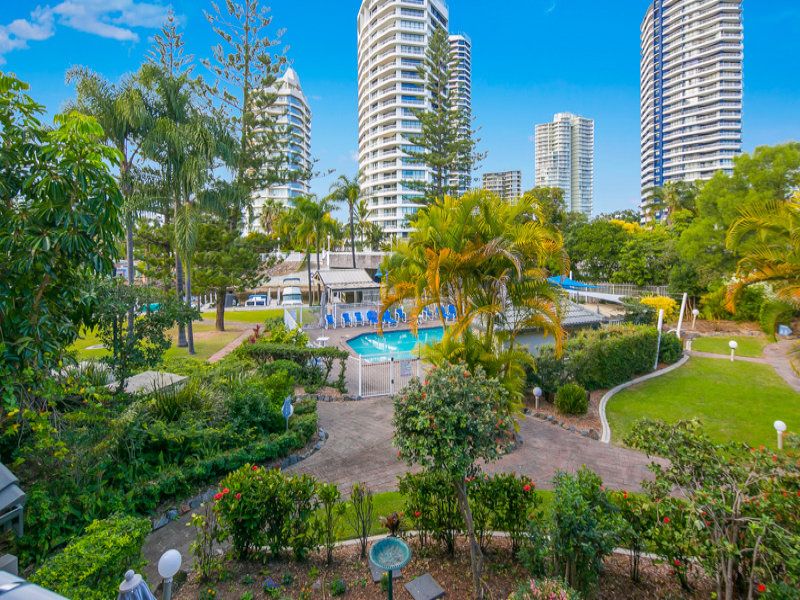 18/37 Bayview Street, Runaway Bay, QLD 4216