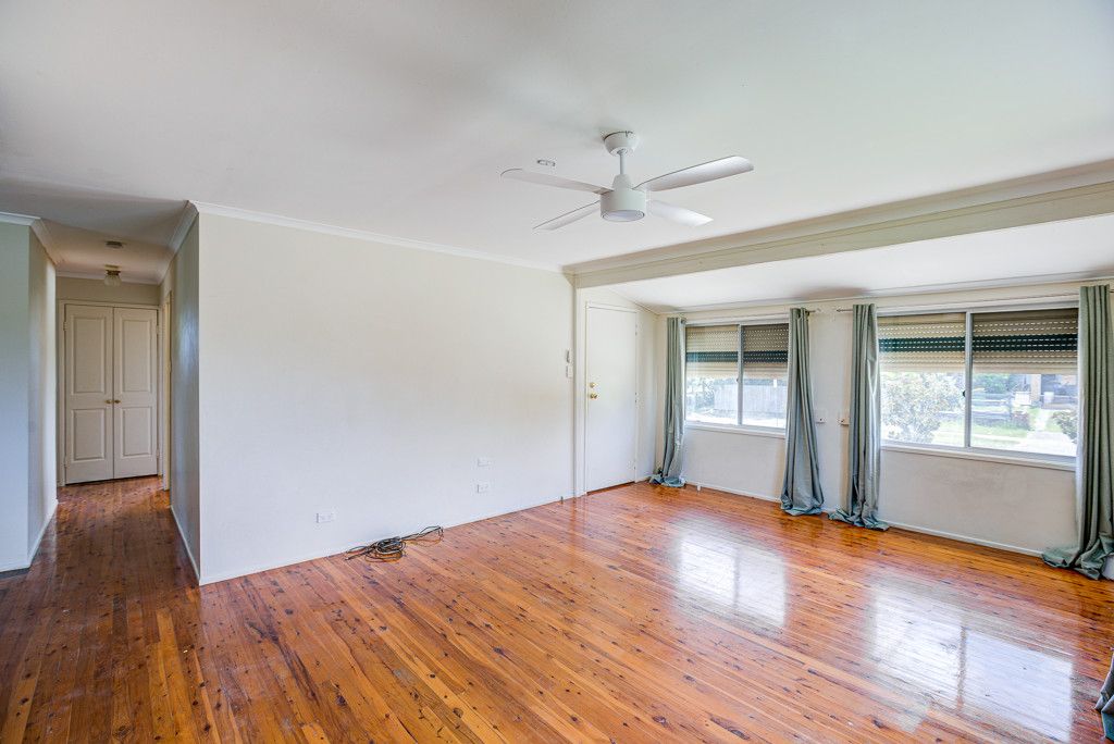 133 Waratah Drive — photo 8 of 14
