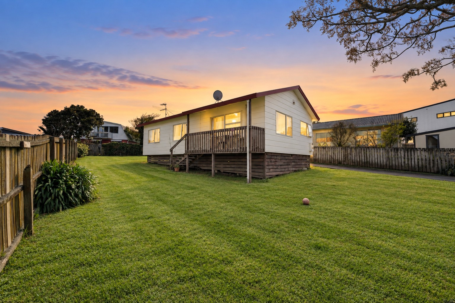 5 Bellville Drive, Clendon Park, Manukau City