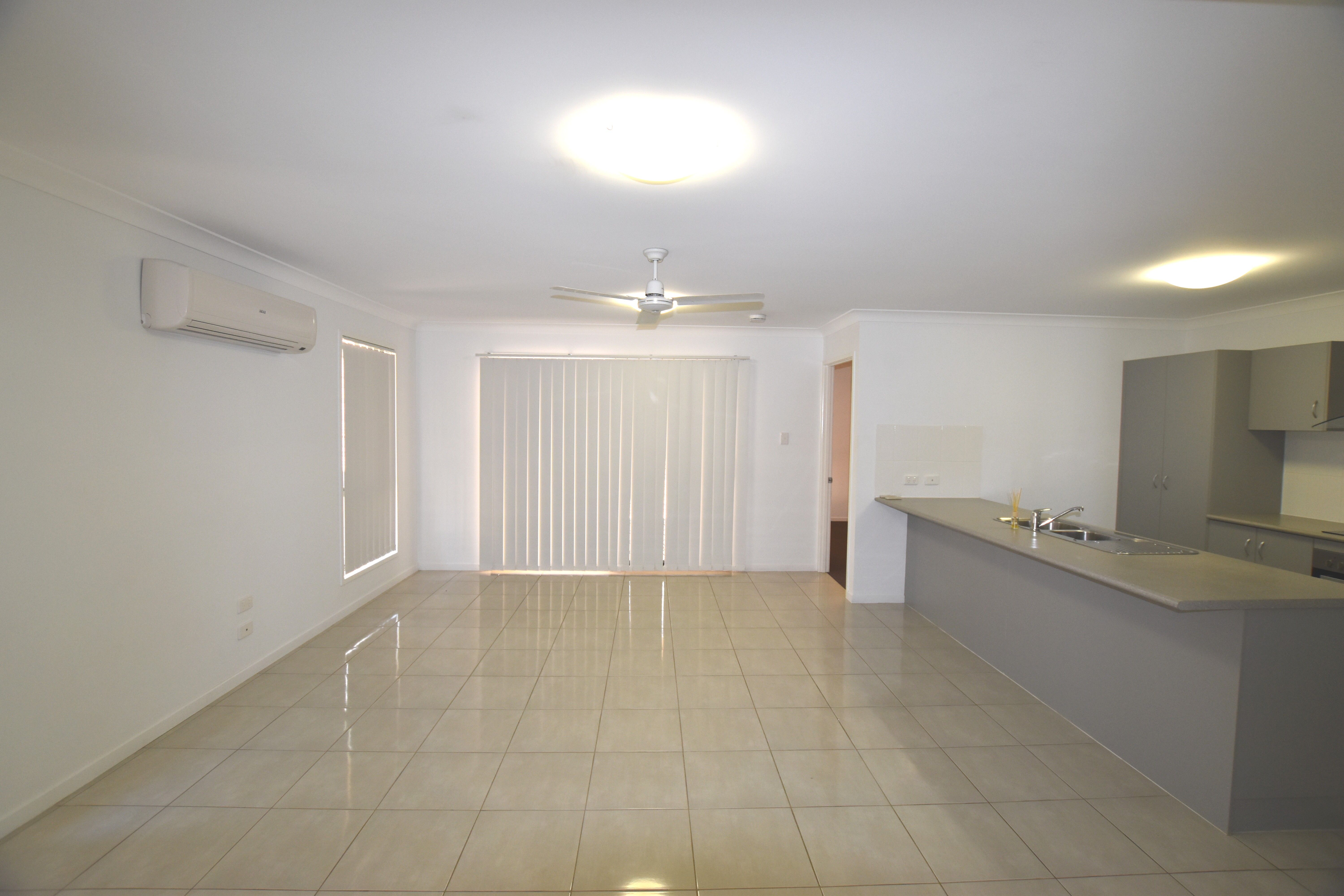 17 Deveney Drive, Kirkwood, QLD 4680