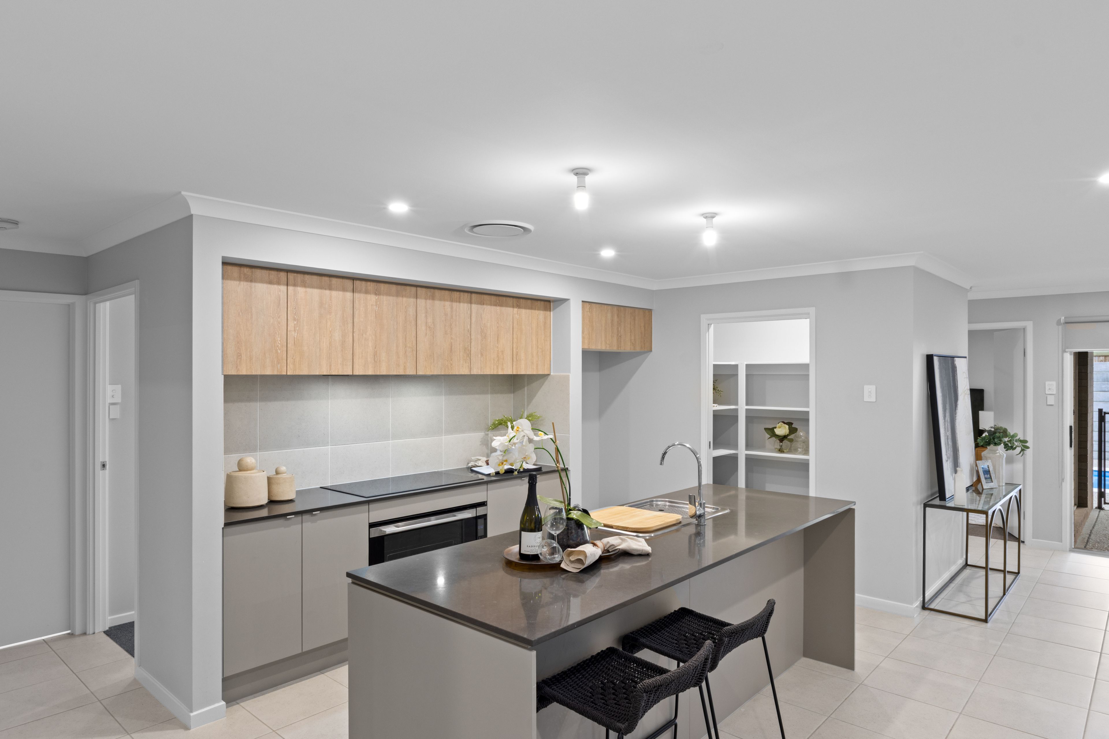 81 Carnarvon Drive — photo 9 of 18