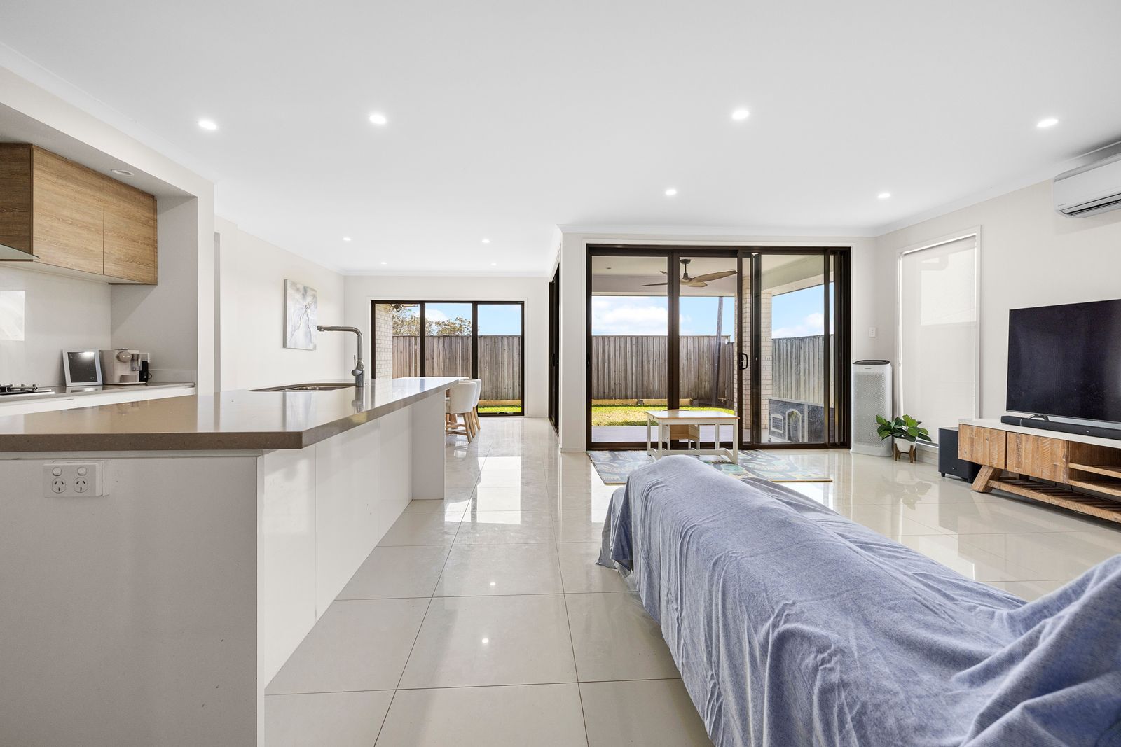 33 Ellabay Crescent — photo 3 of 18