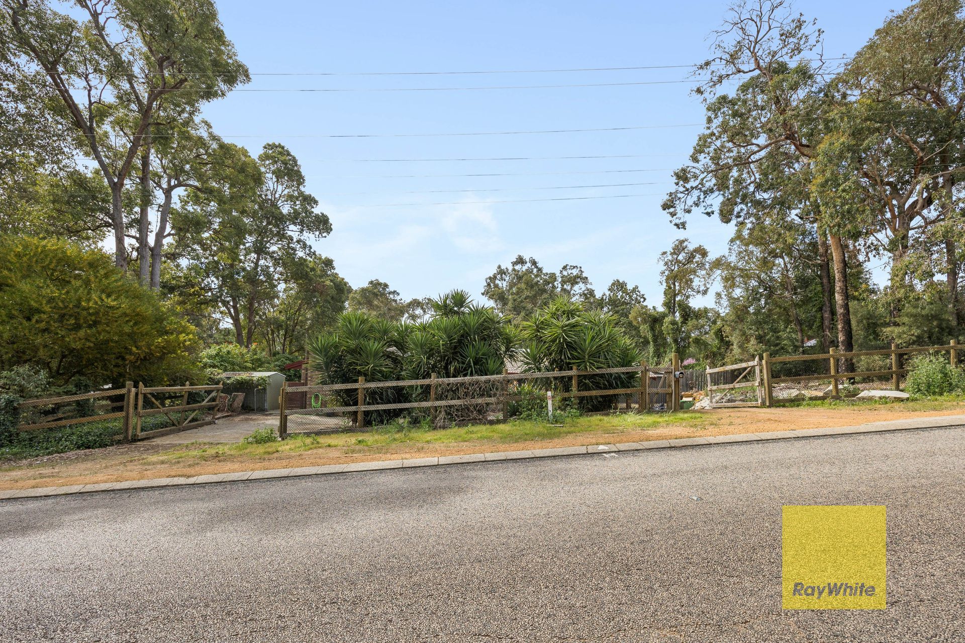 305 Traylen Road — photo 4 of 30