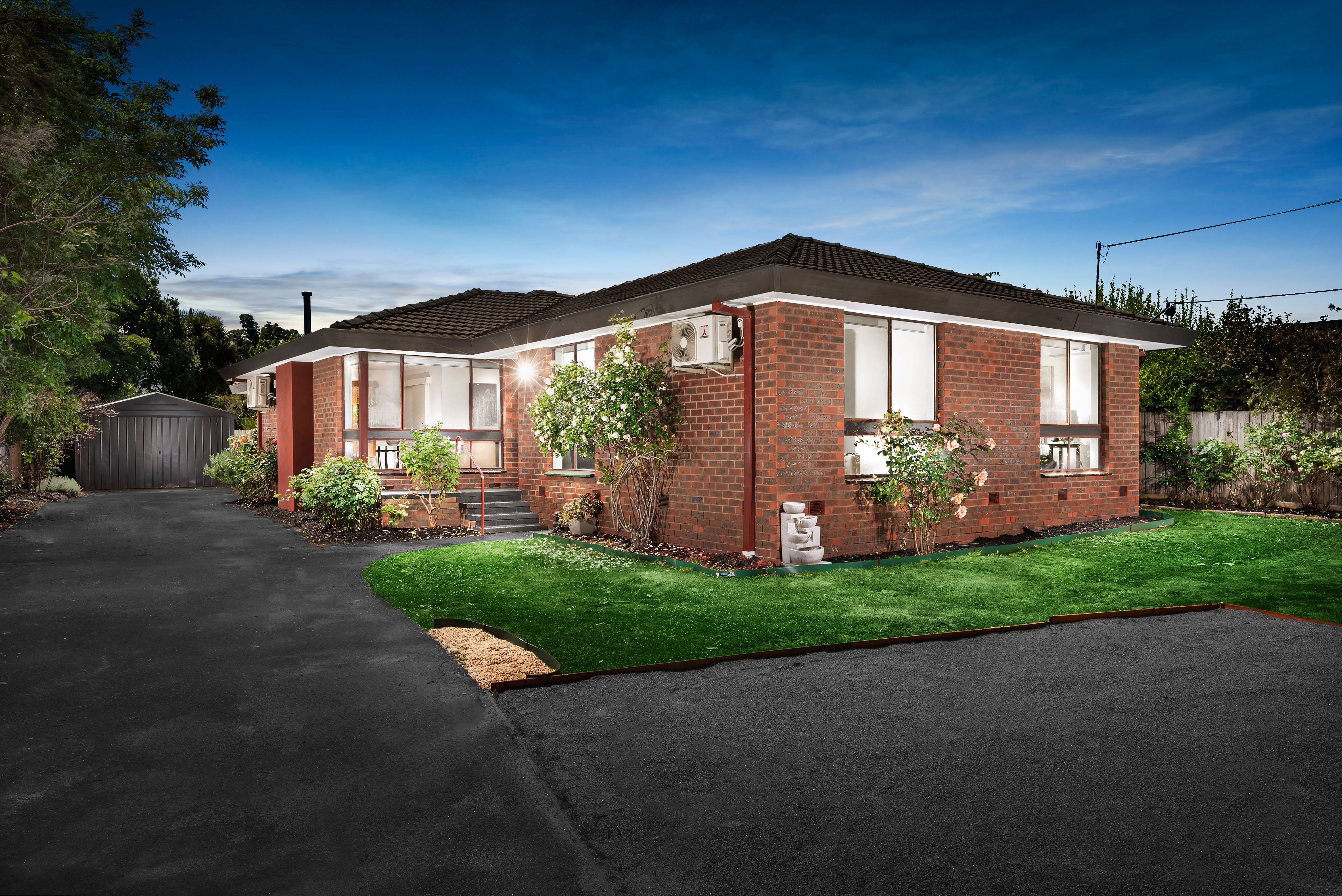 33 Dunbarton Drive, Wantirna VIC 3152