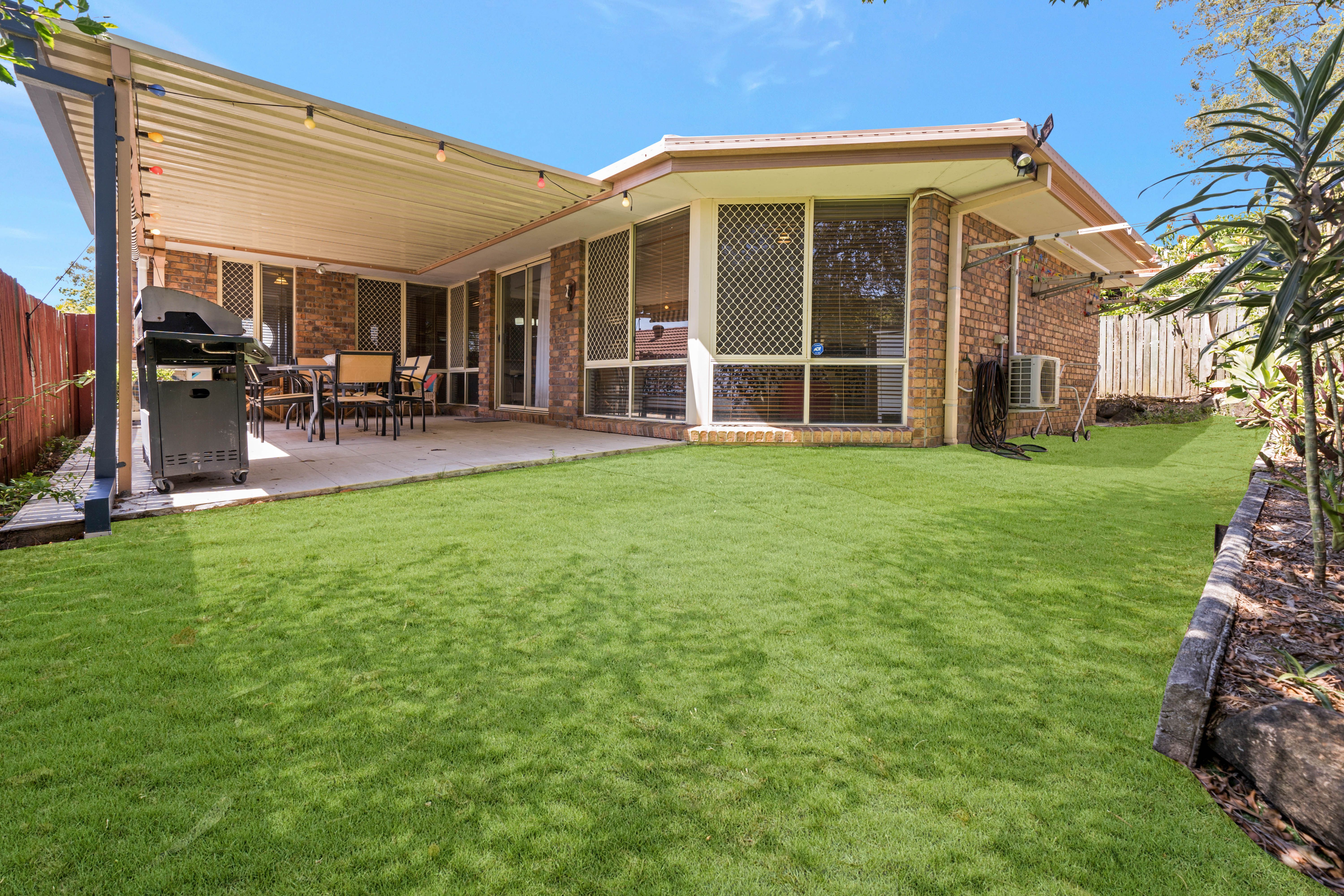 3 Cockatiel Court, Loganlea, QLD 4131