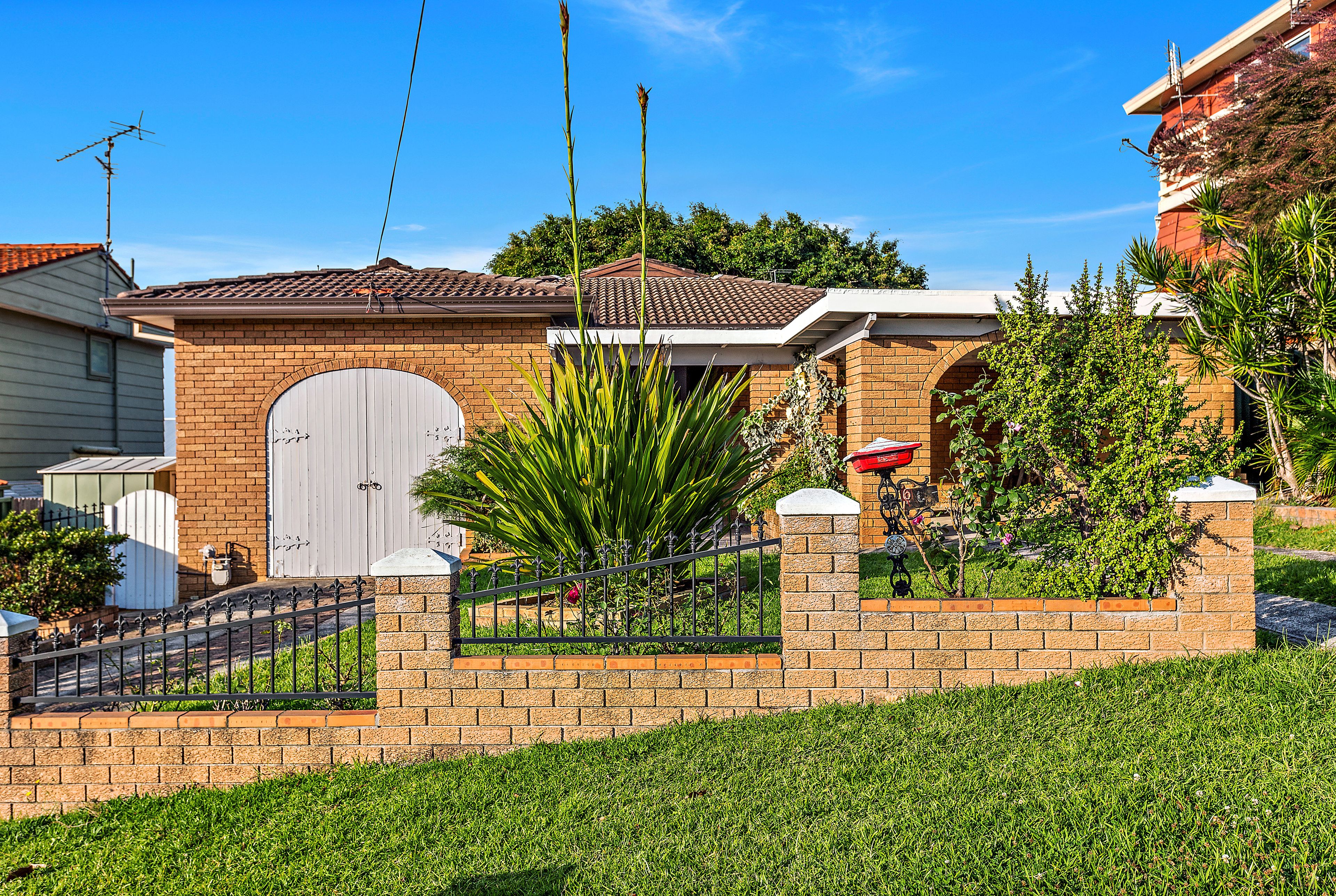6 Gathercole Avenue, Mount Warrigal, NSW 2528