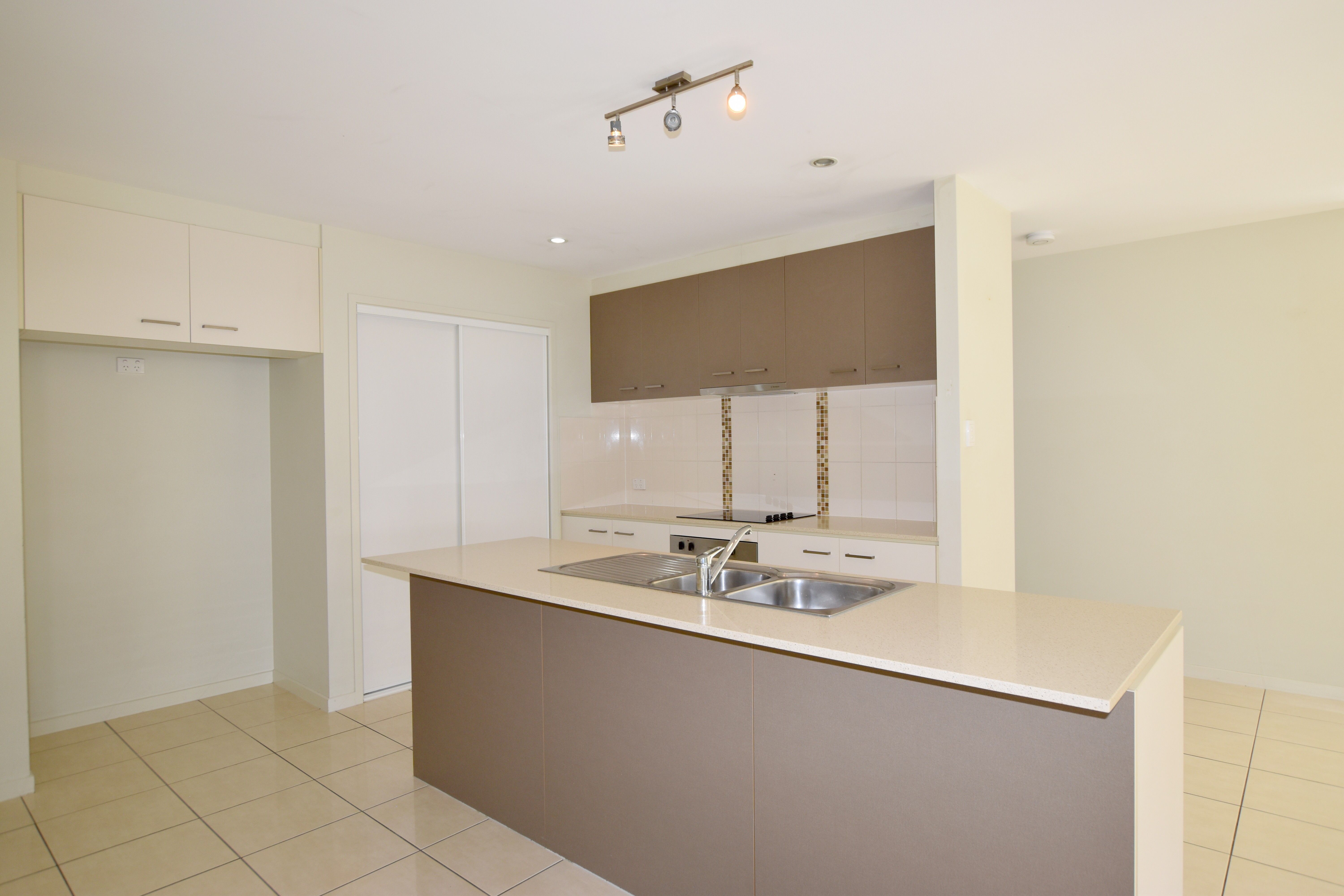 6 Kingfisher Street, New Auckland, QLD 4680