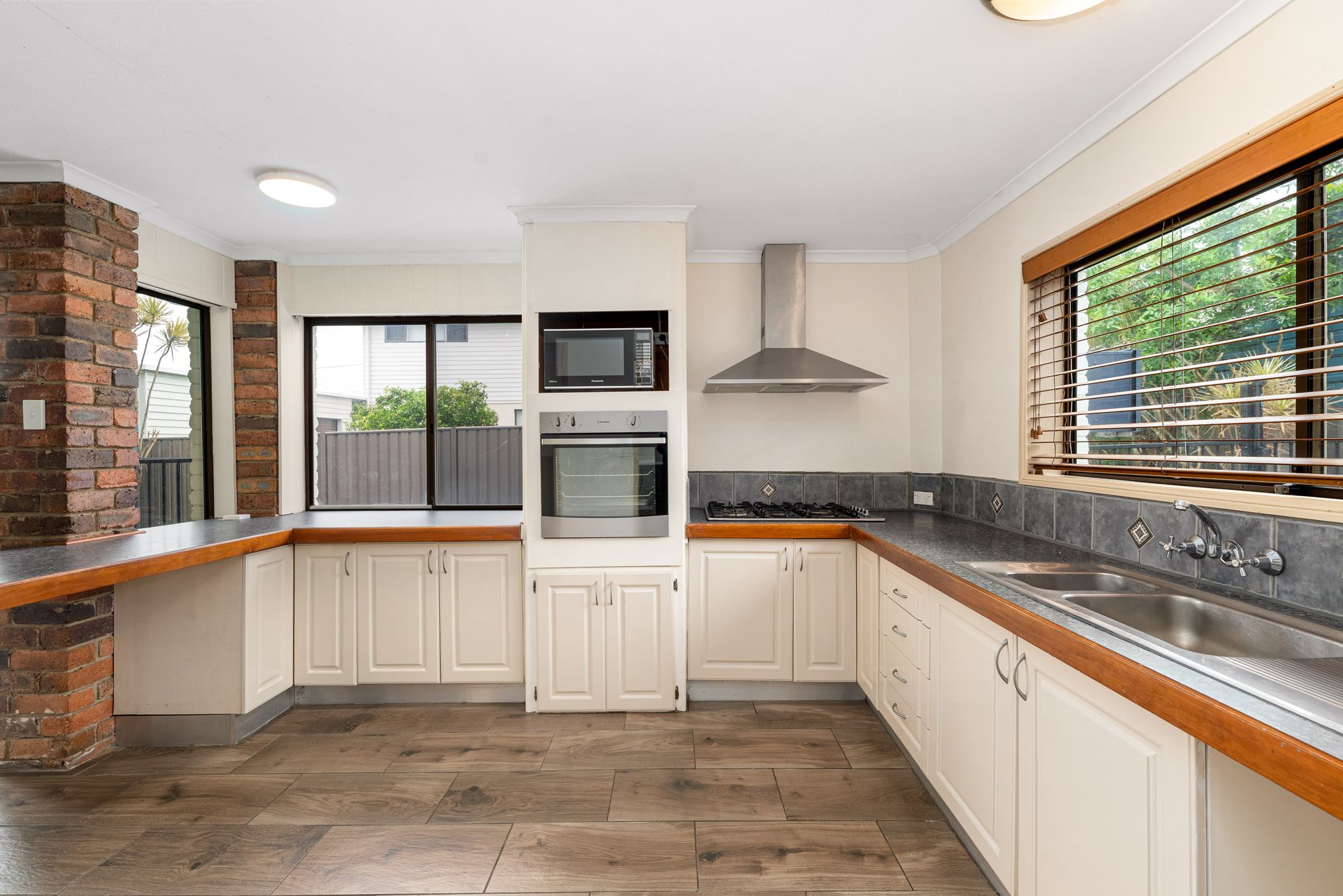 55 Macdonnell Road — photo 5 of 14