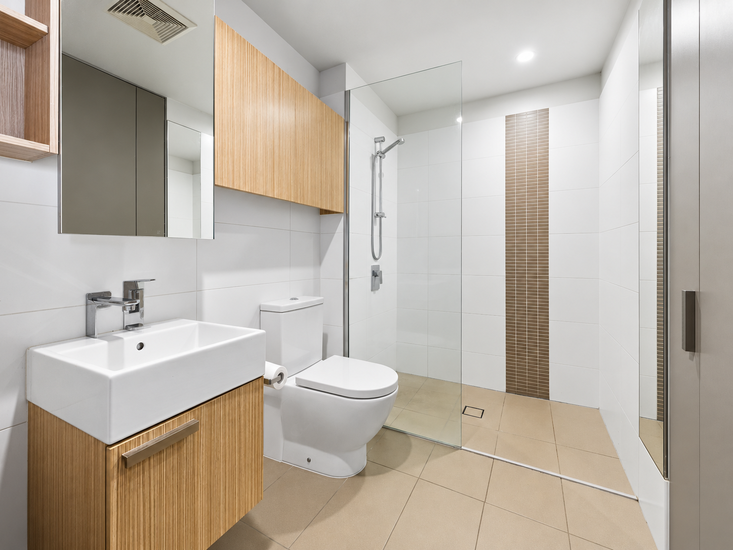 504/16 Aspinall Street — photo 3 of 16