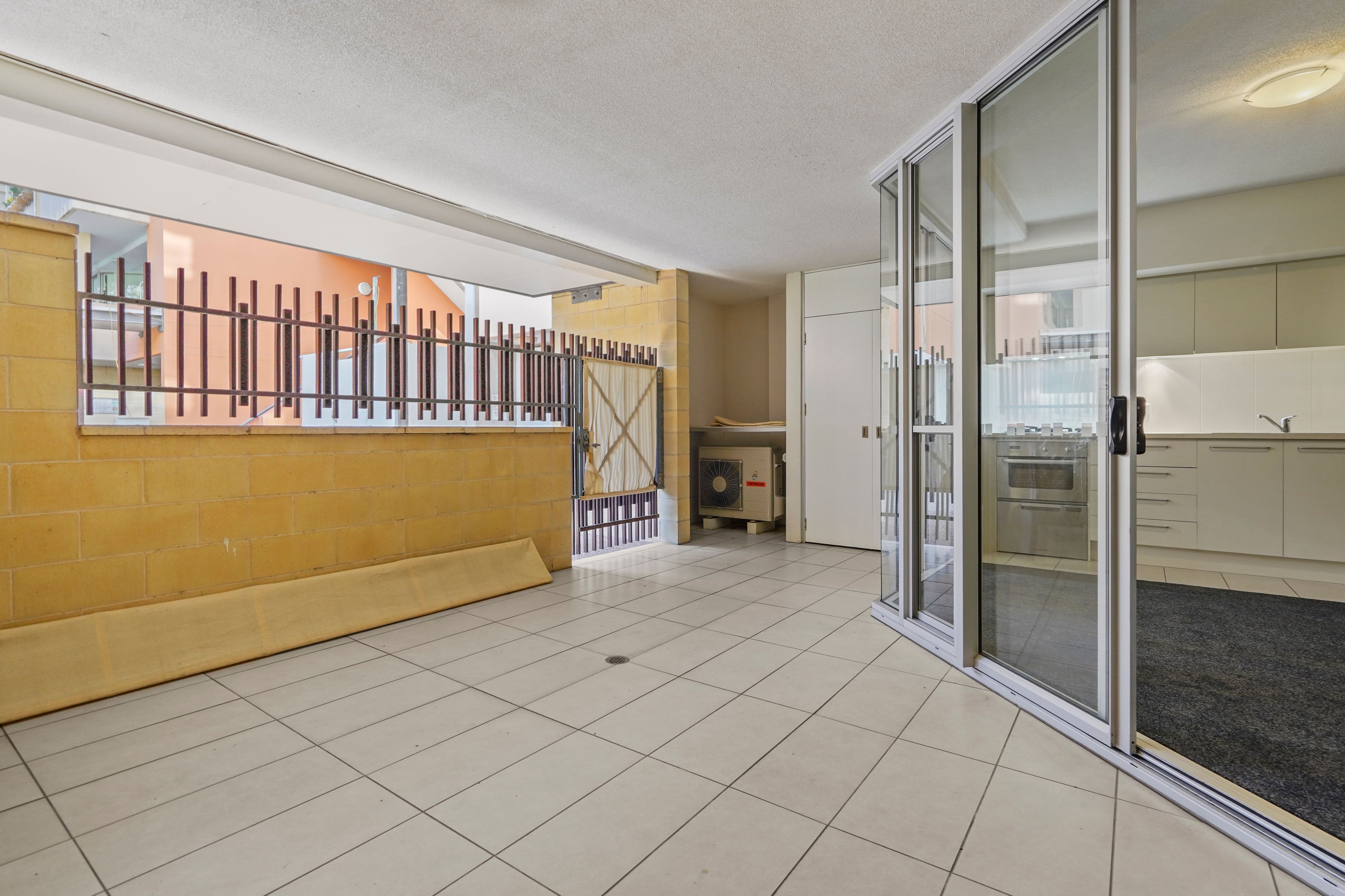 3305/22 Carraway Street — photo 9 of 10