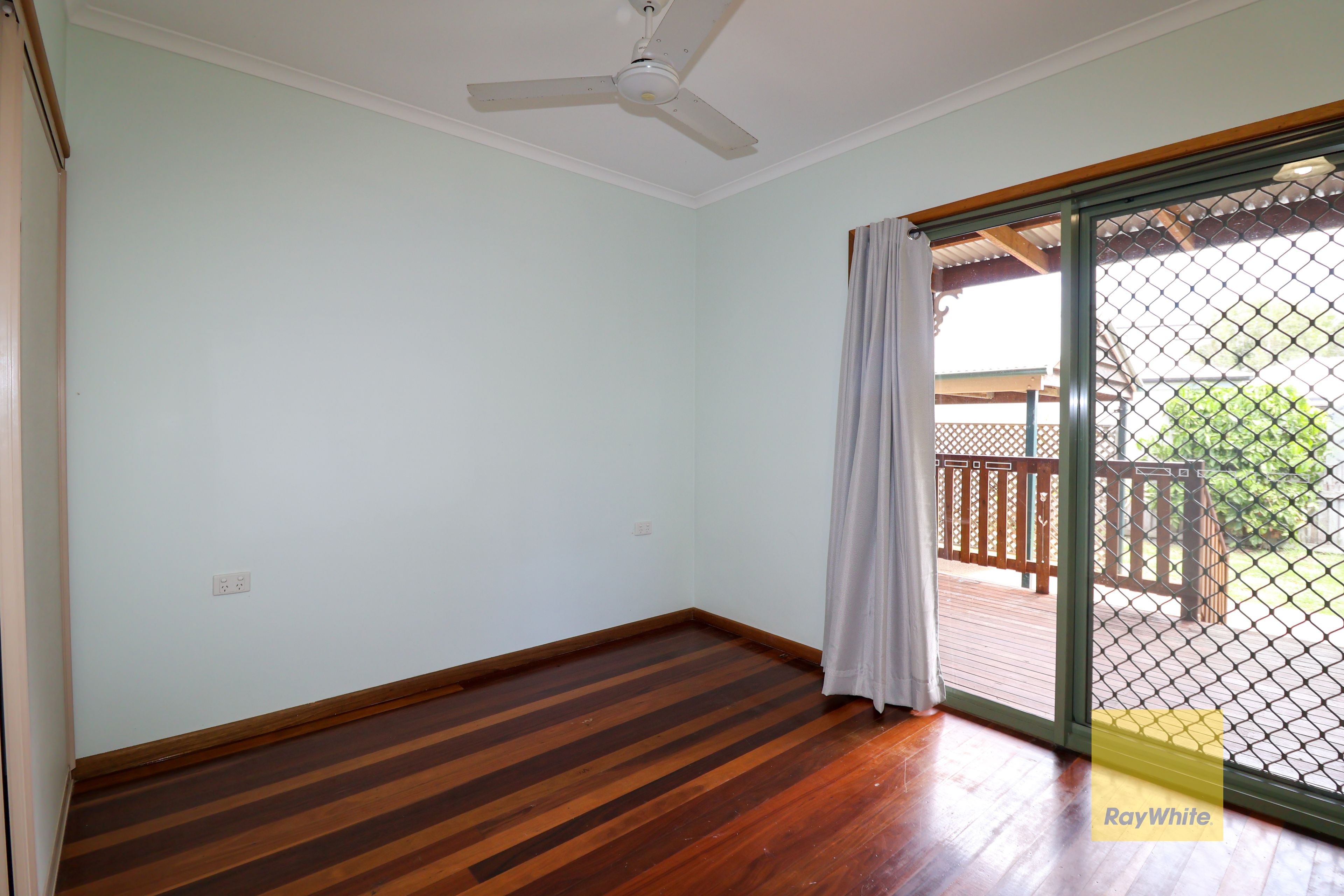 16 Grevillea Avenue — photo 7 of 18