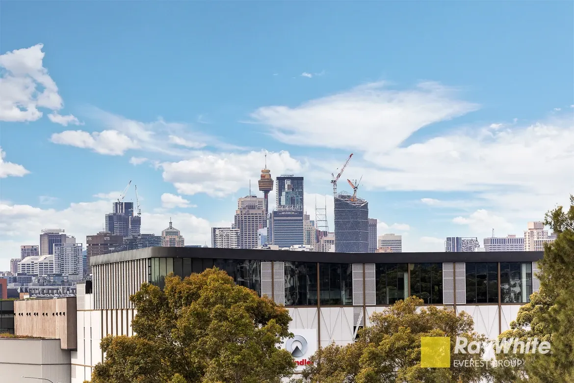 B510/8 Bourke Street — photo 9 of 14