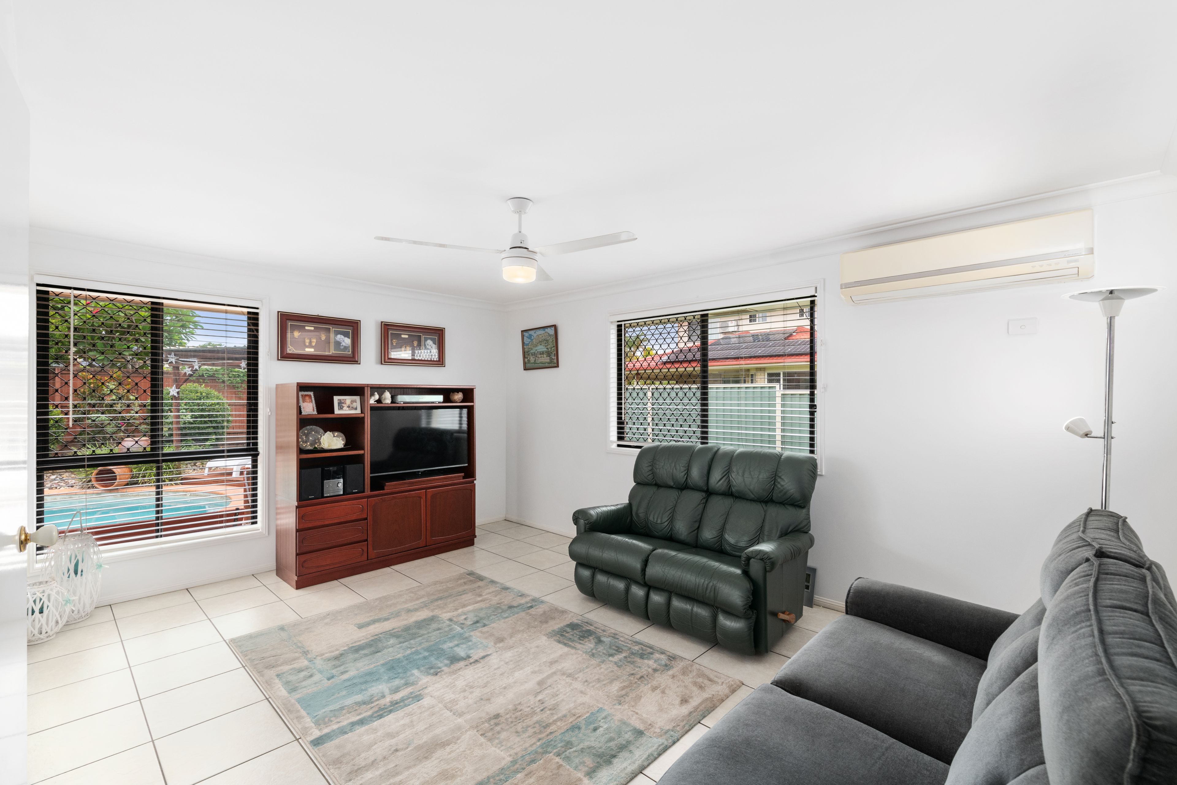 11 Bowood Place, Parkinson, QLD 4115