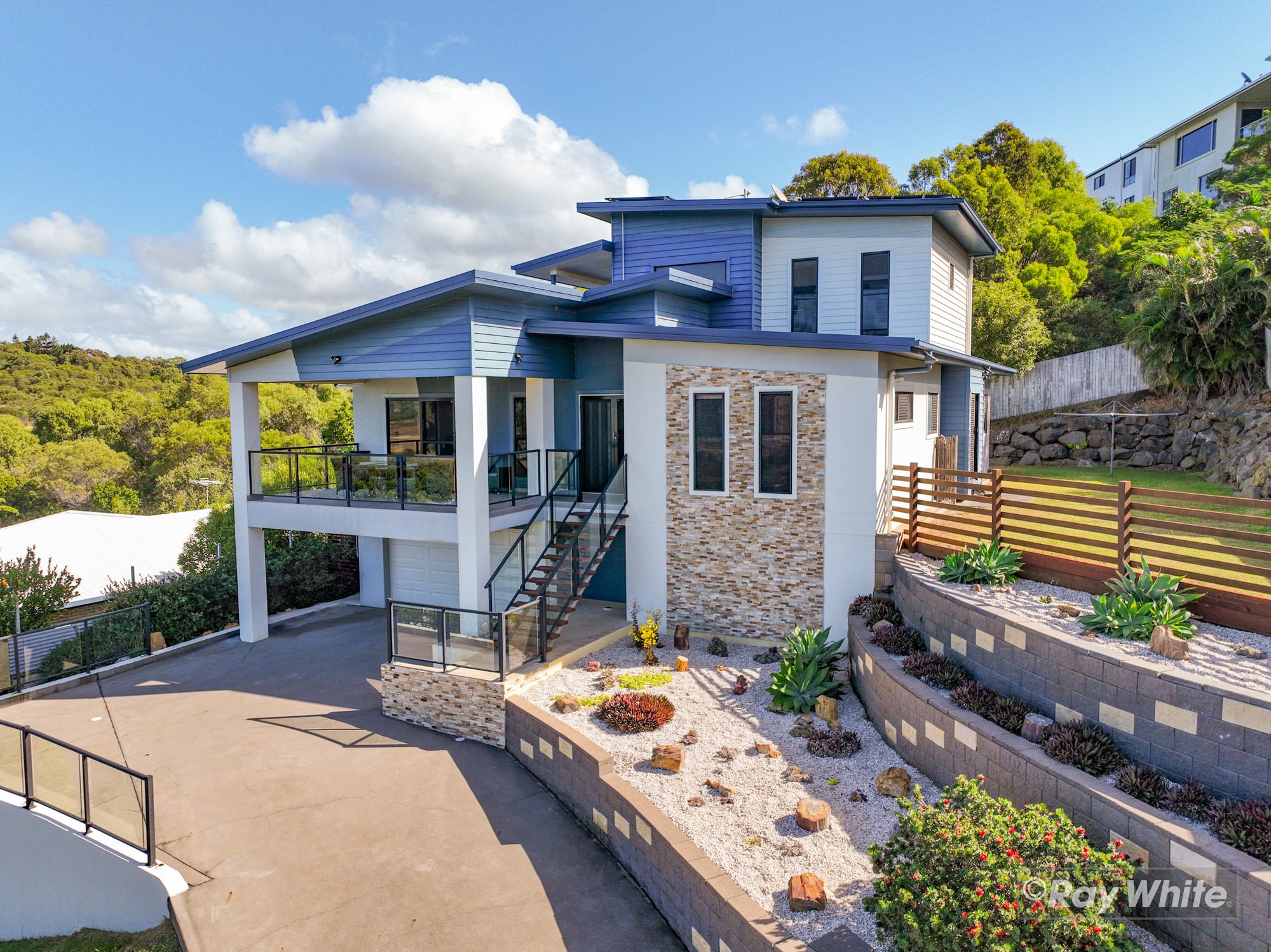 15 Discovery Crescent, Rosslyn, QLD 4703