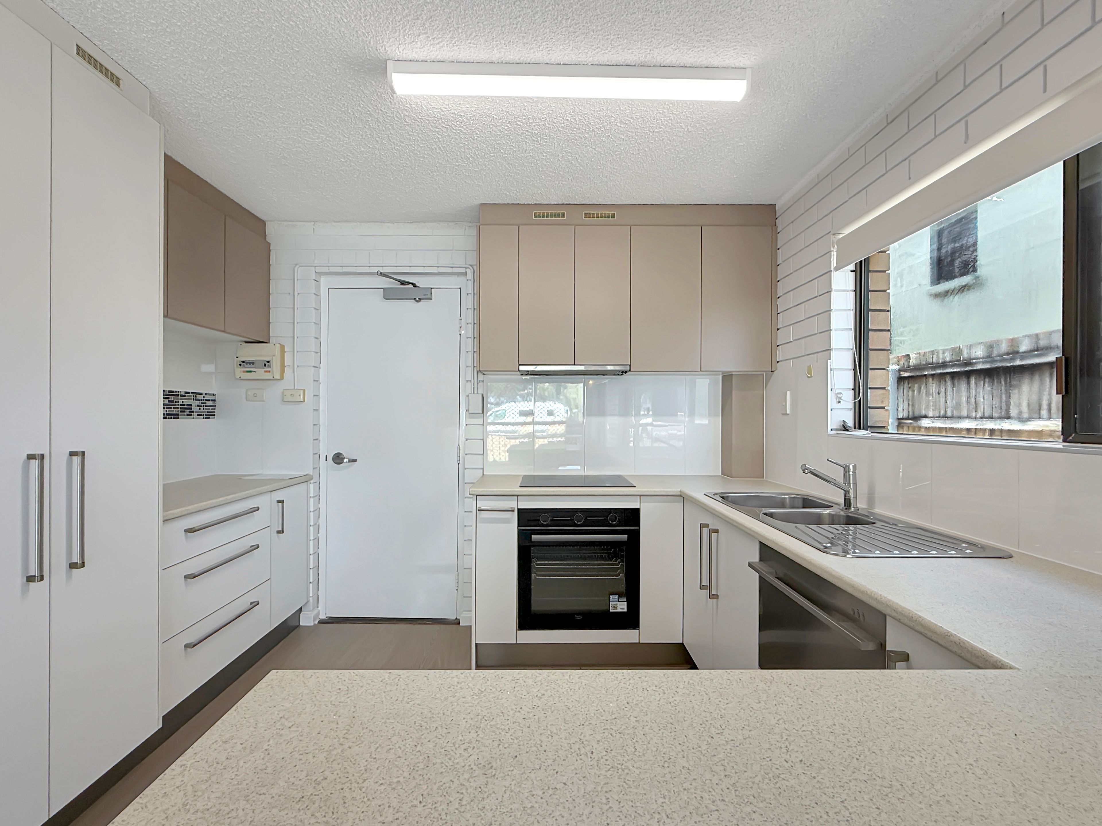 1/14 Esplanade, Golden Beach, QLD 4551