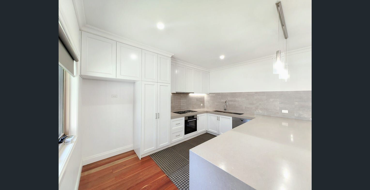 21 Reading Avenue — photo 5 of 14