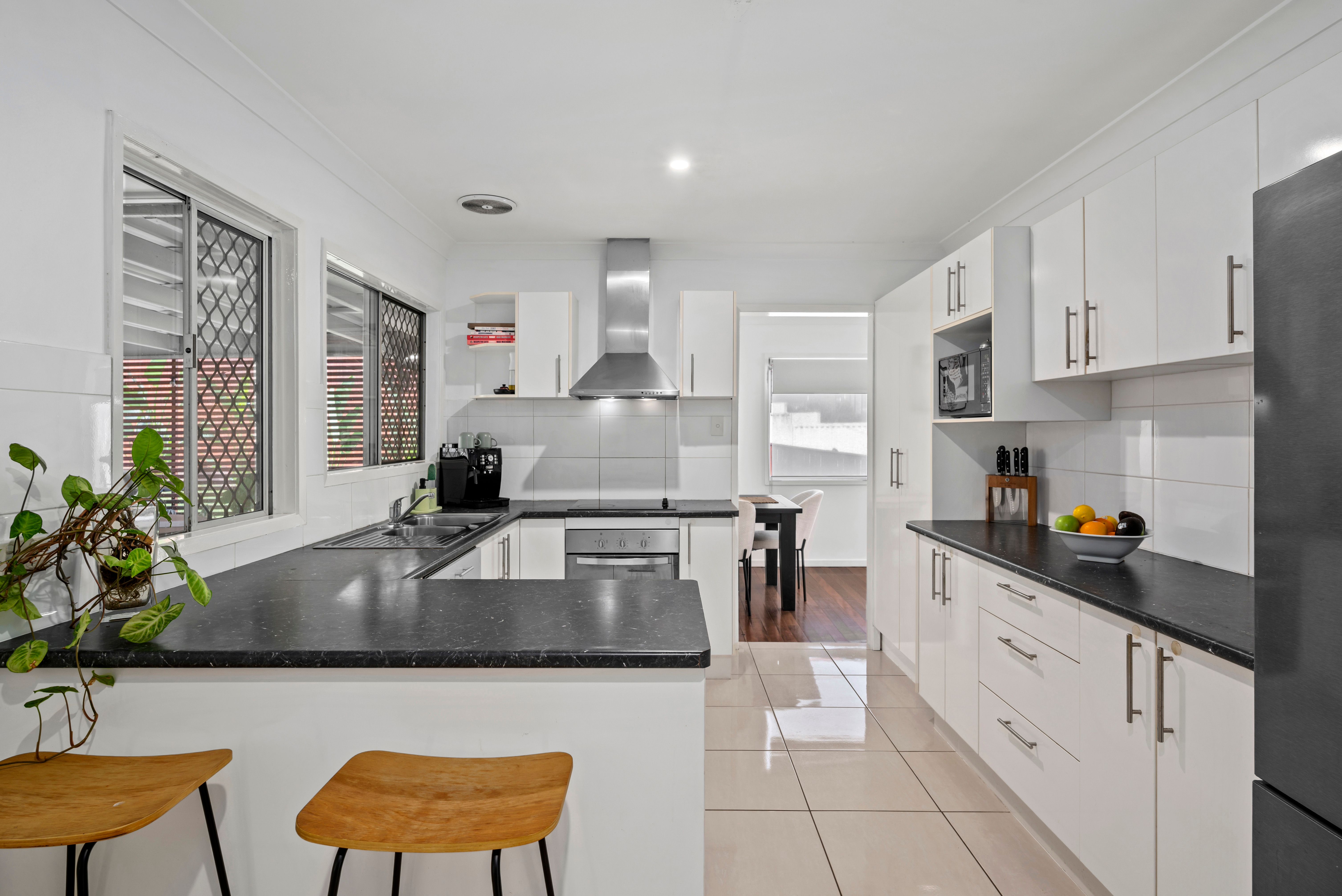 15 Yvonne Street — photo 8 of 26