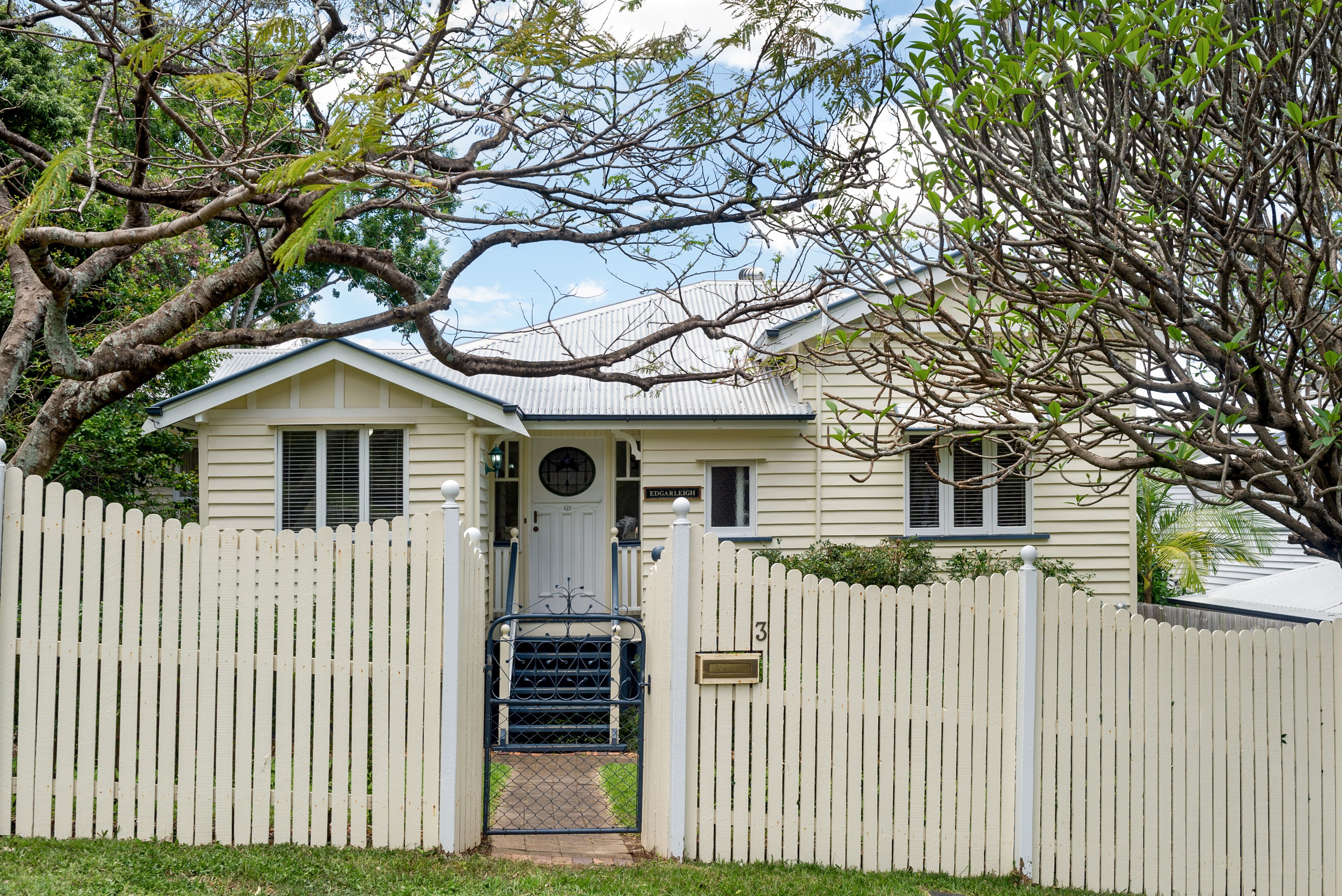 3 Angus Street, Bardon, QLD 4065
