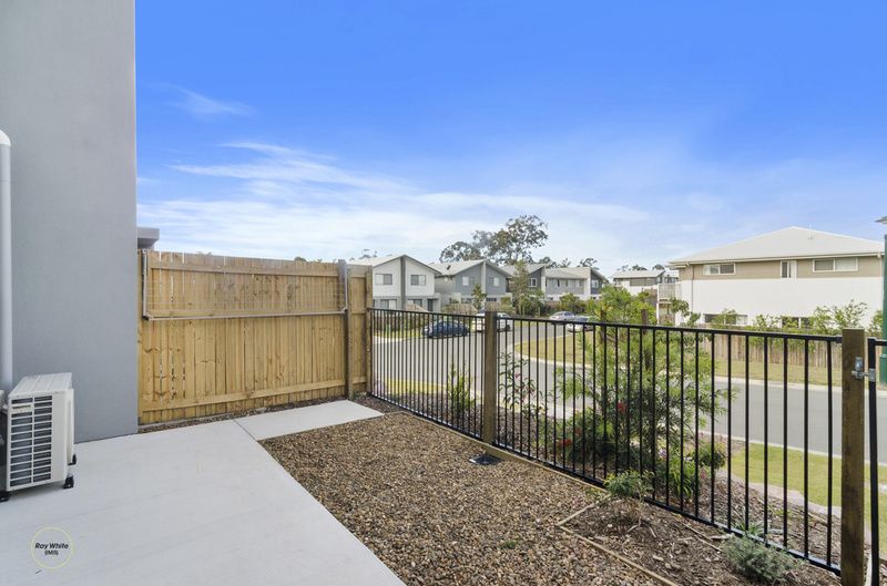2/4 Rhiana Street, Pimpama, QLD 4209