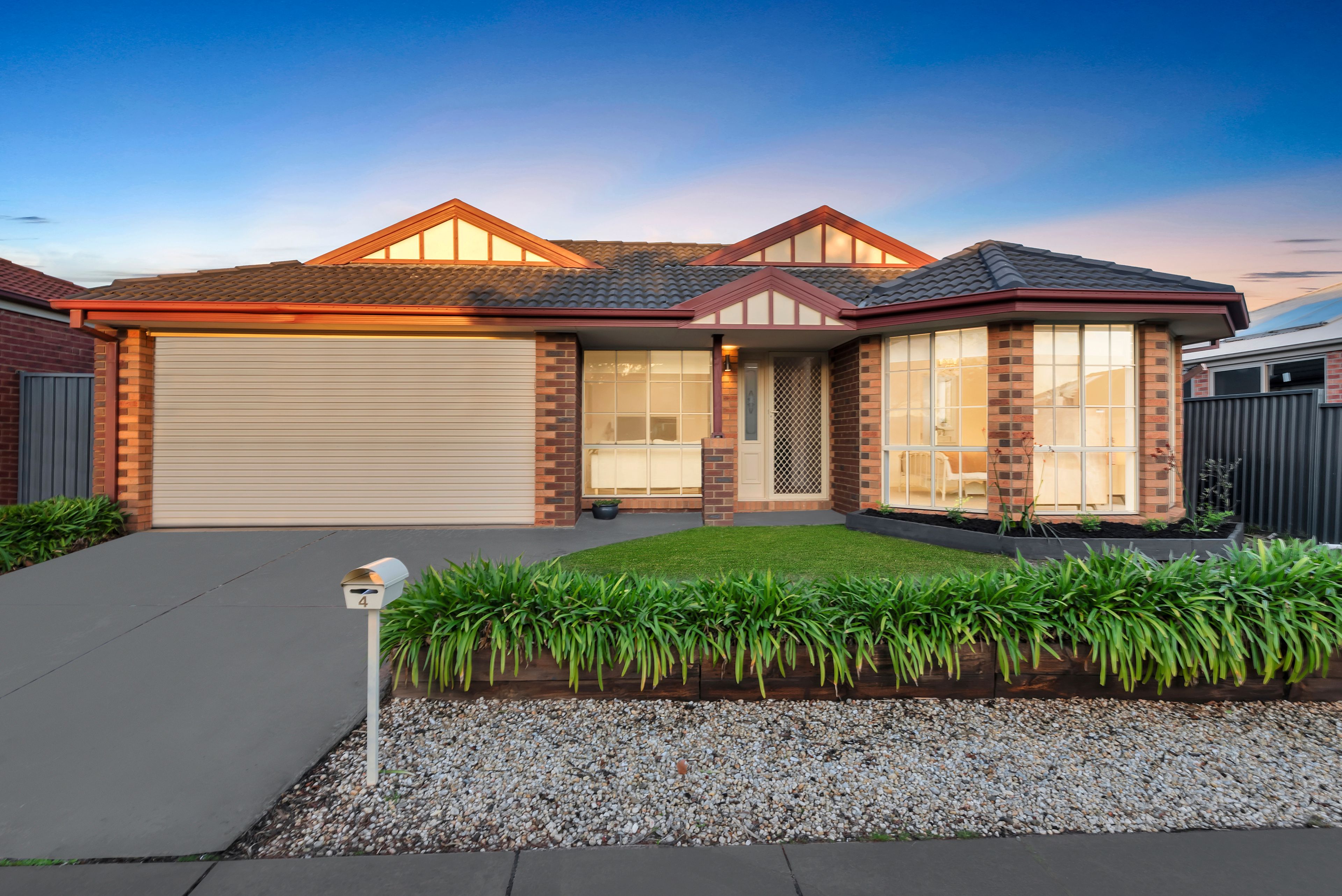 4 Radiata Circuit, Pakenham VIC 3810