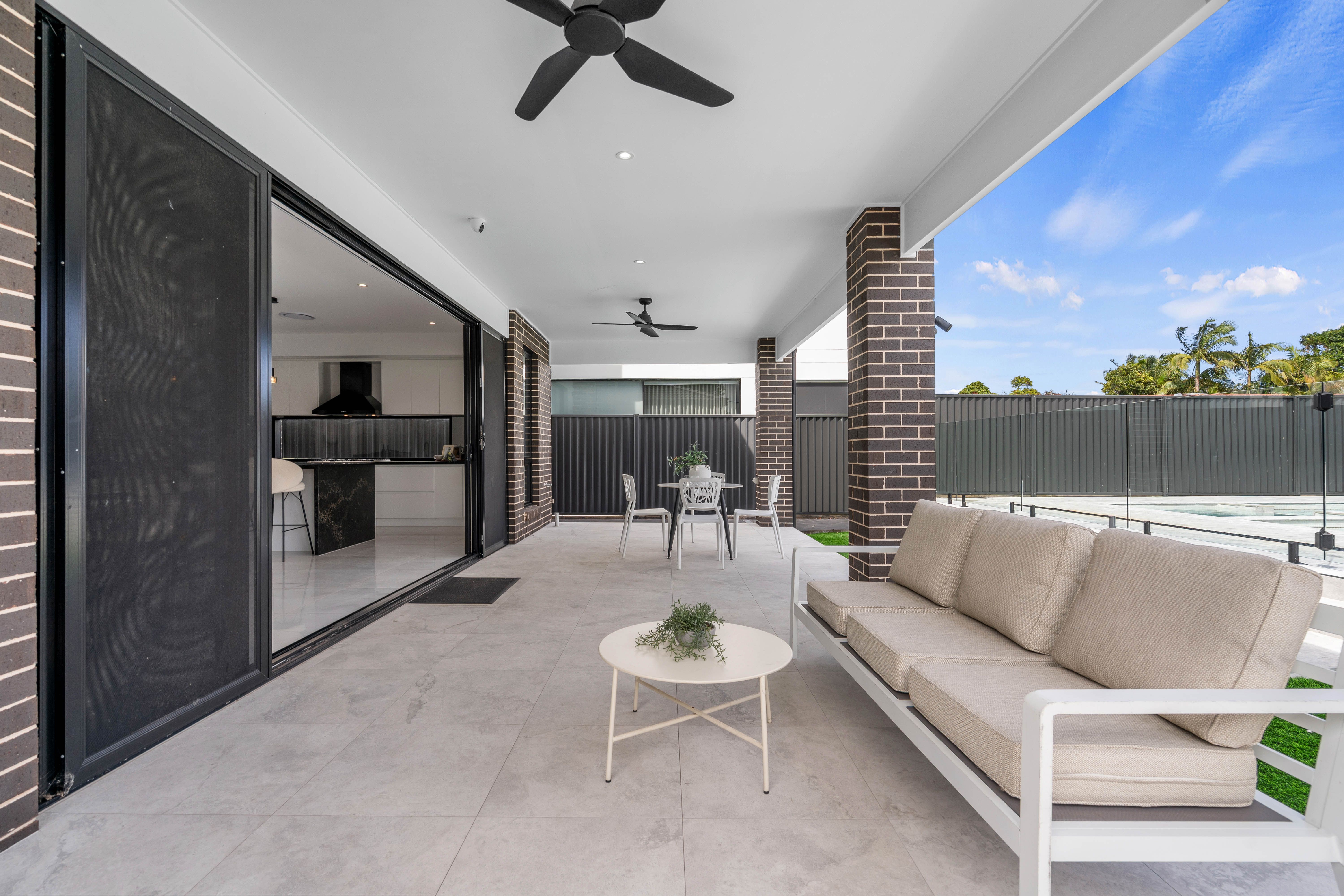 25 Chuter Avenue — photo 14 of 15