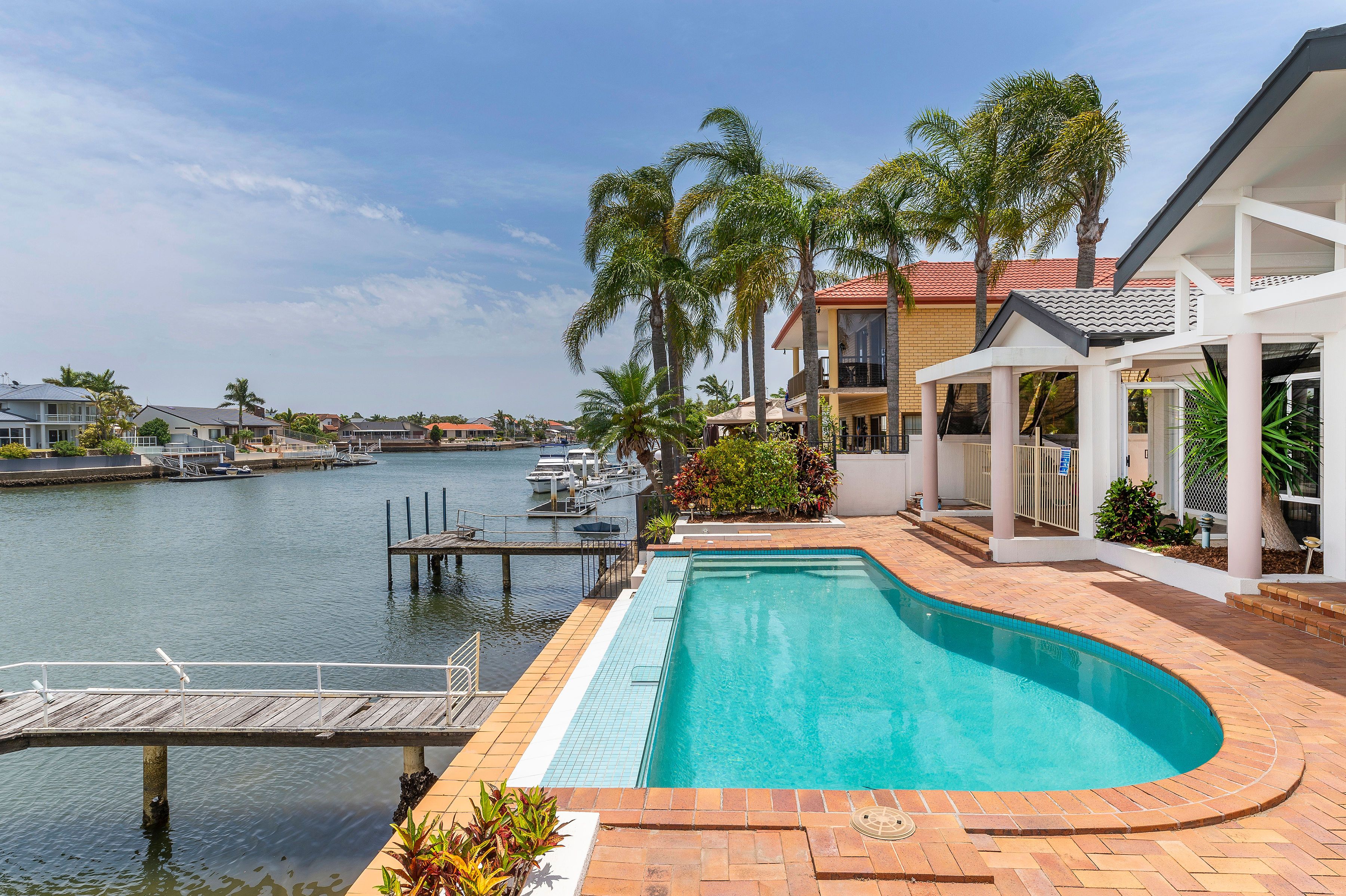 140 Morala Avenue, Runaway Bay, QLD 4216