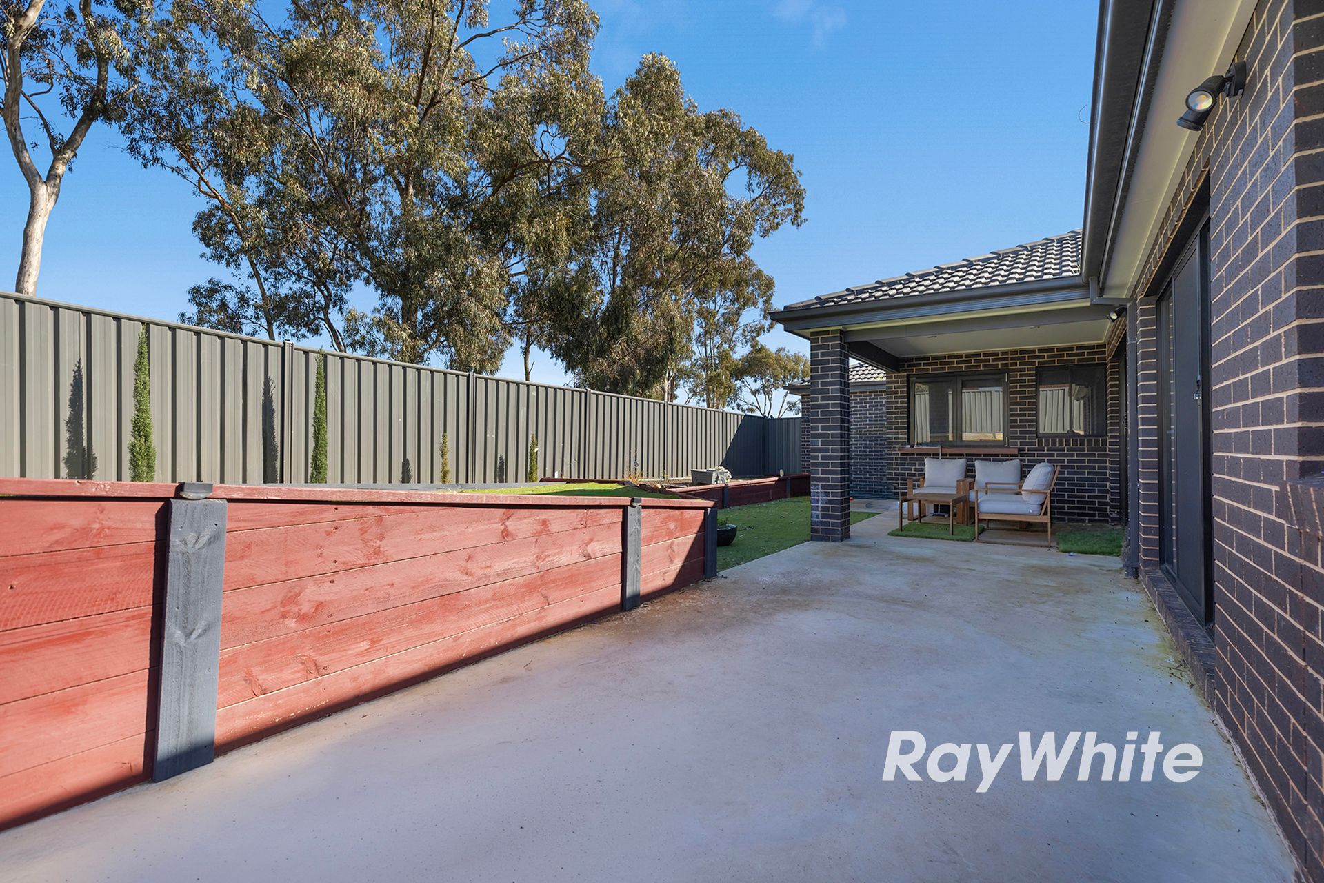 2 Daisy Street — photo 17 of 24
