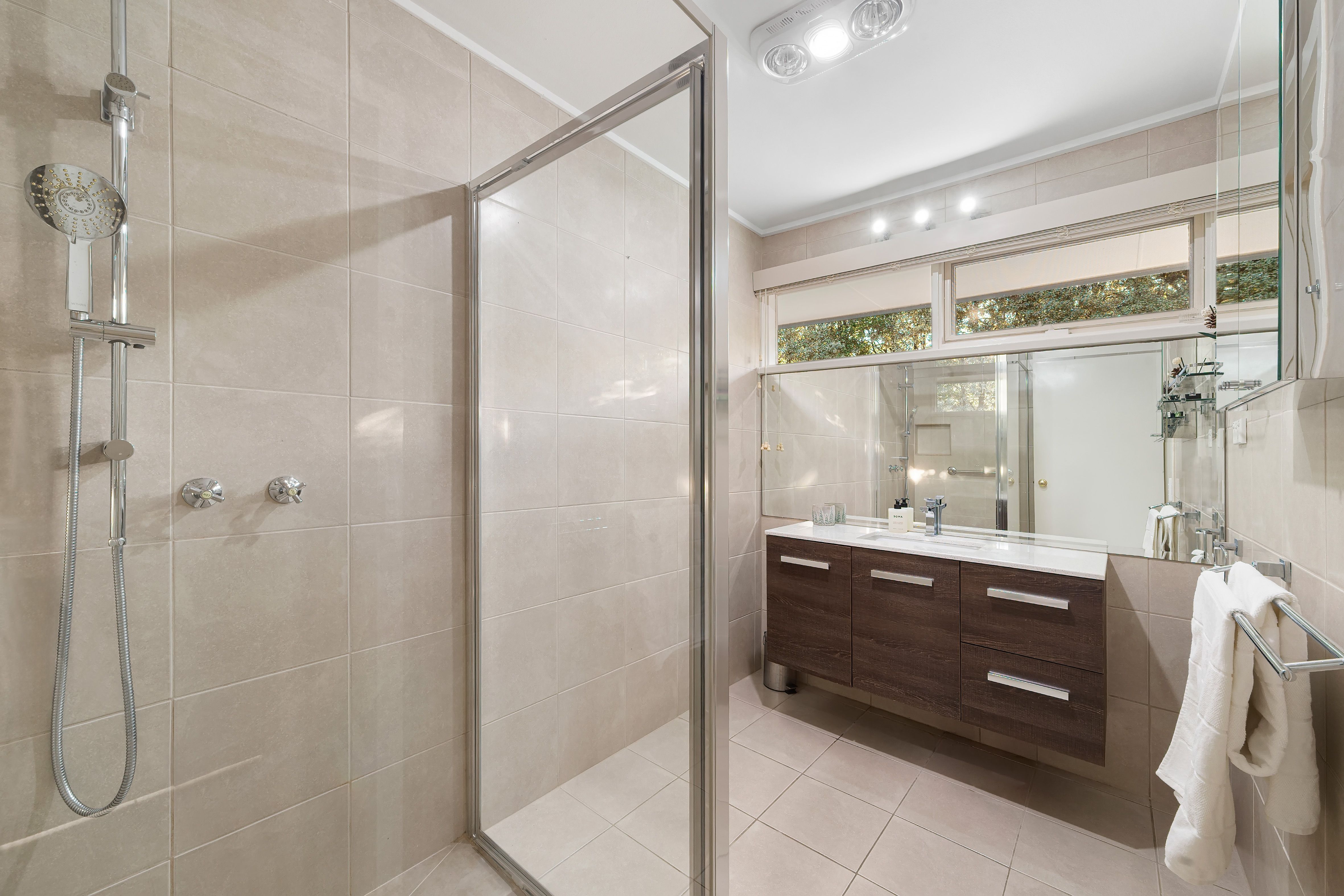 17 Terrigal Avenue — photo 9 of 11