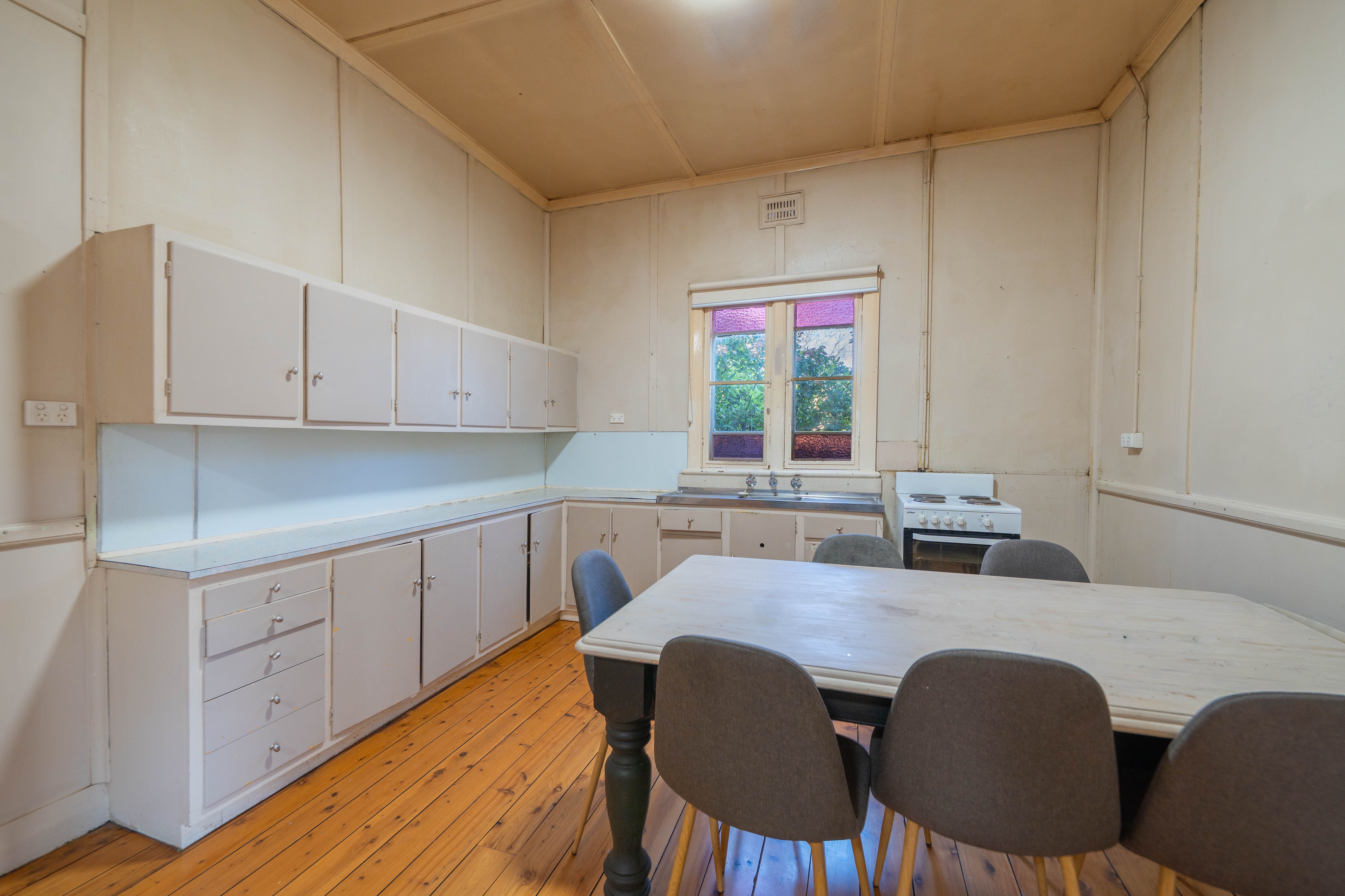 46 Underwood Street — photo 5 of 12
