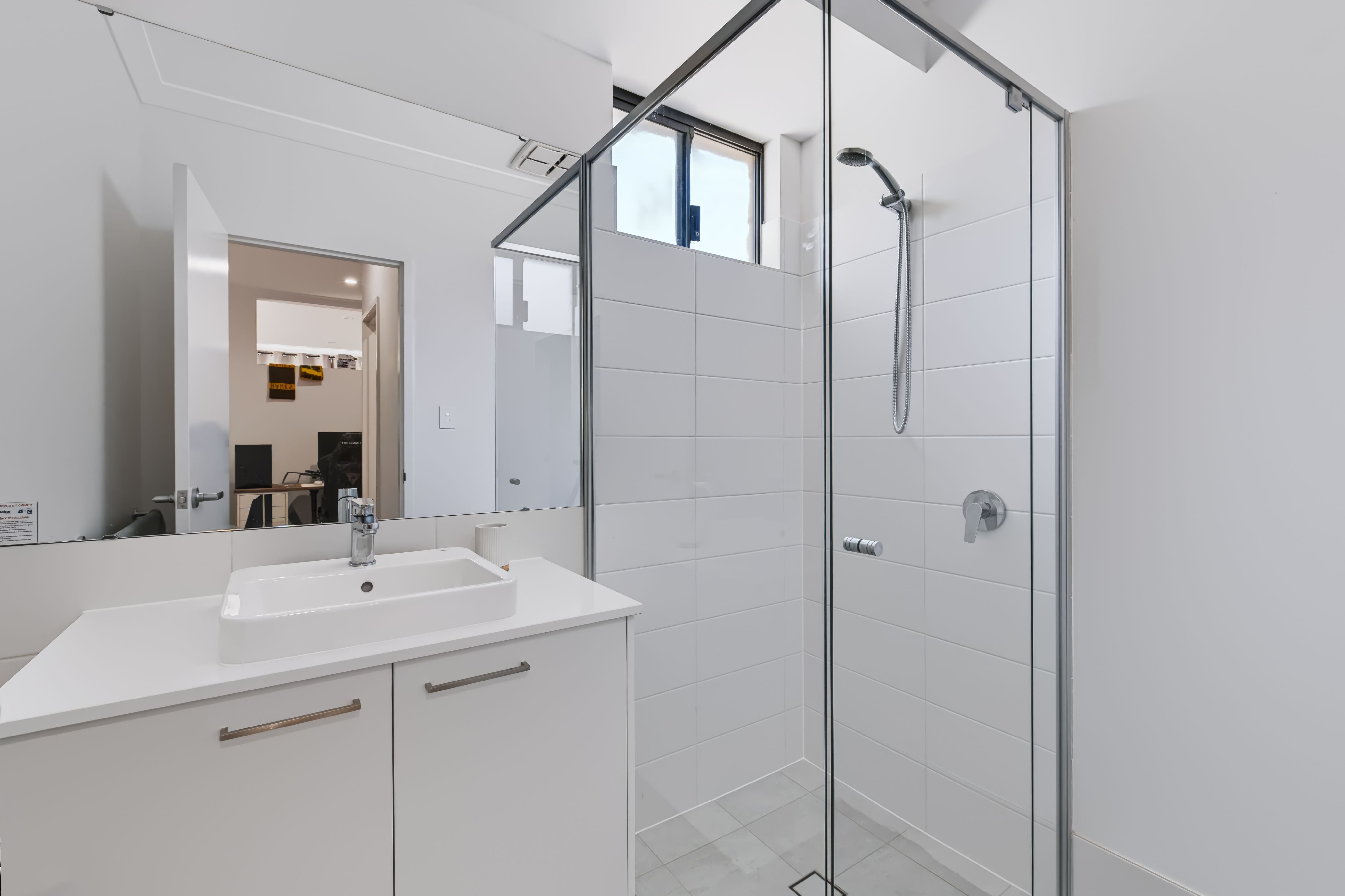 26 Camargue Street — photo 12 of 15